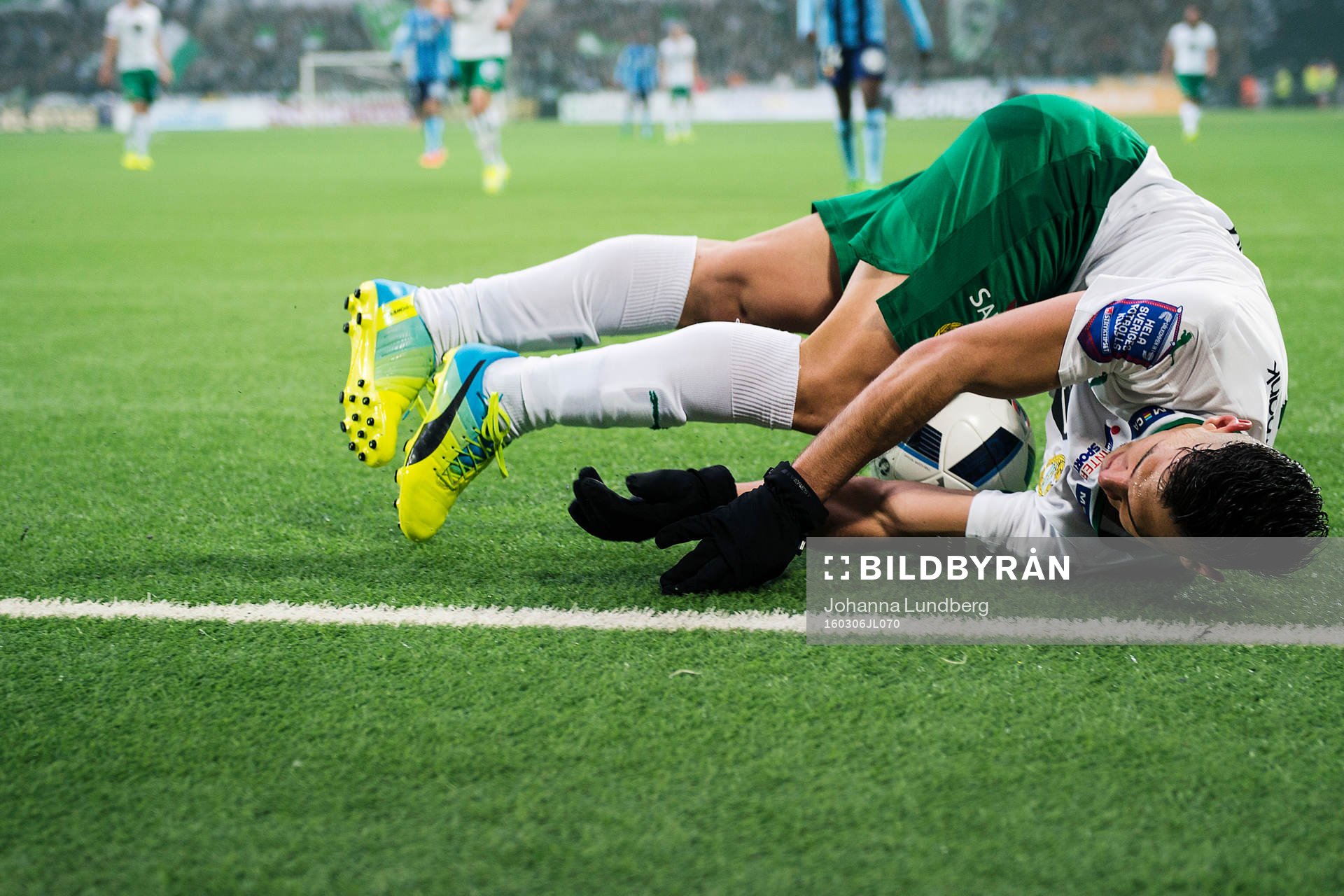 Hammarbys Alexssander Medeiros de Azeredo faller