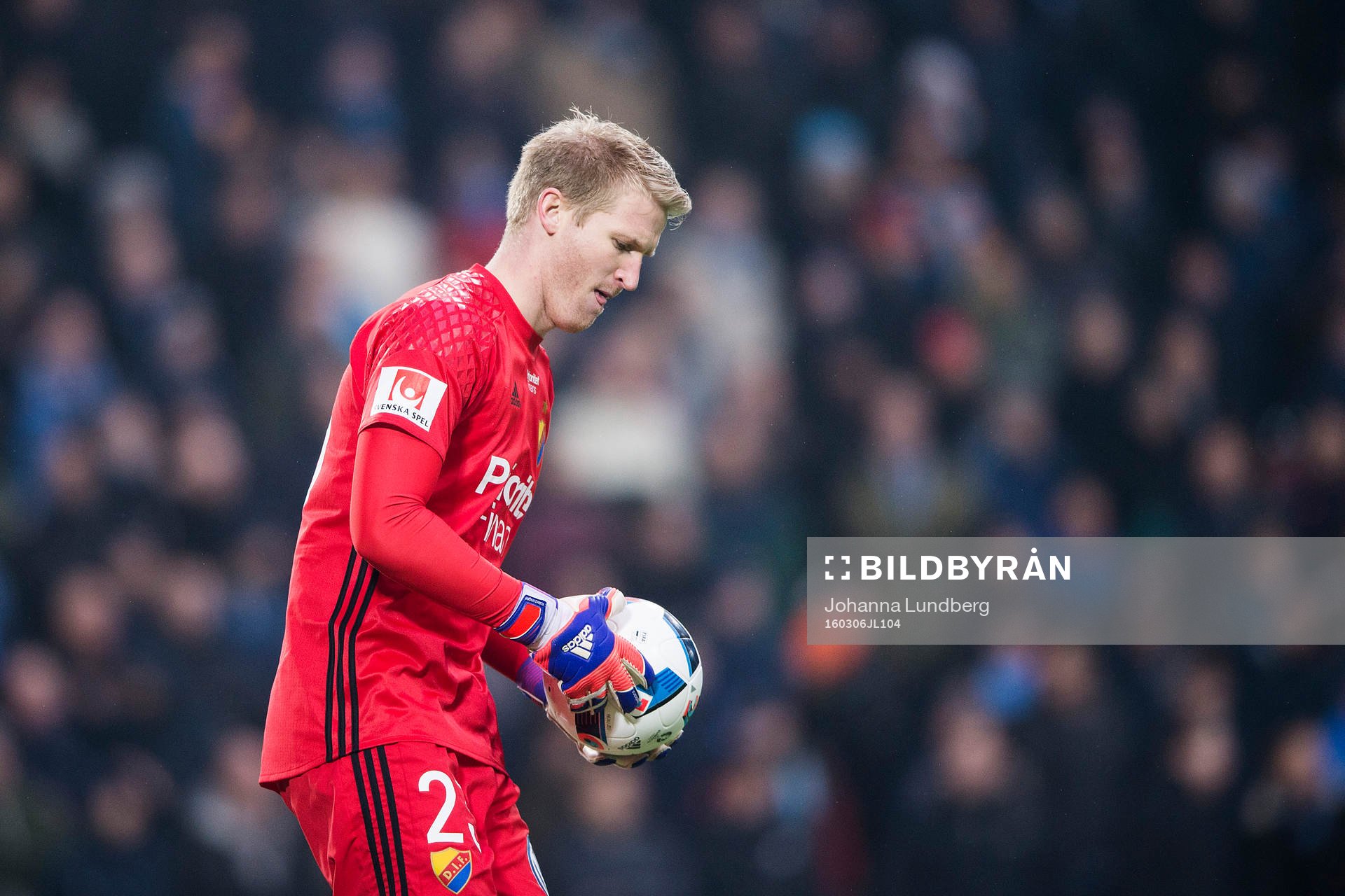Djurgårdens målvakt Hampus Nilsson deppar