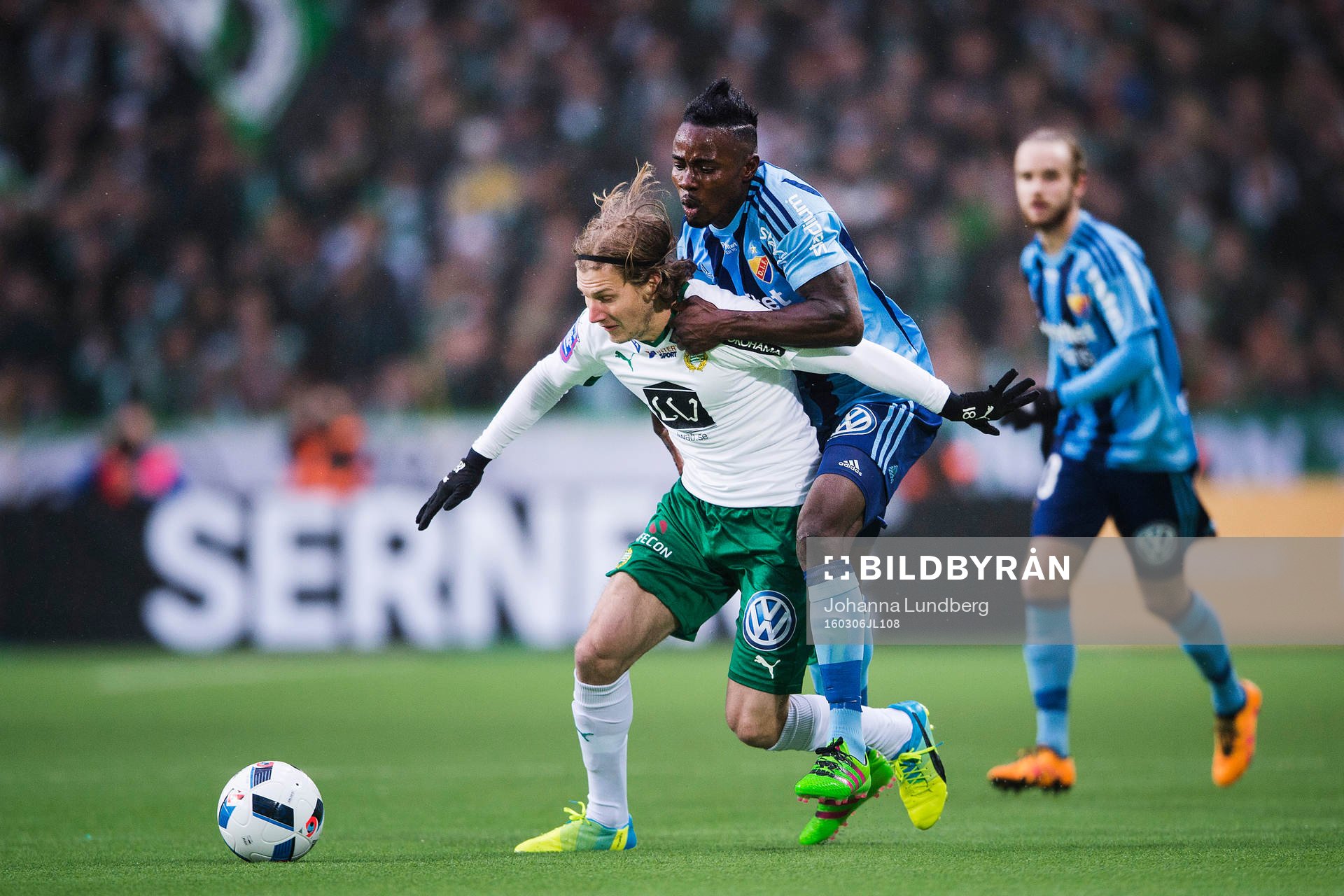 Hammarbys Oliver Silverholt  och Djurgårdens Sam Johnson