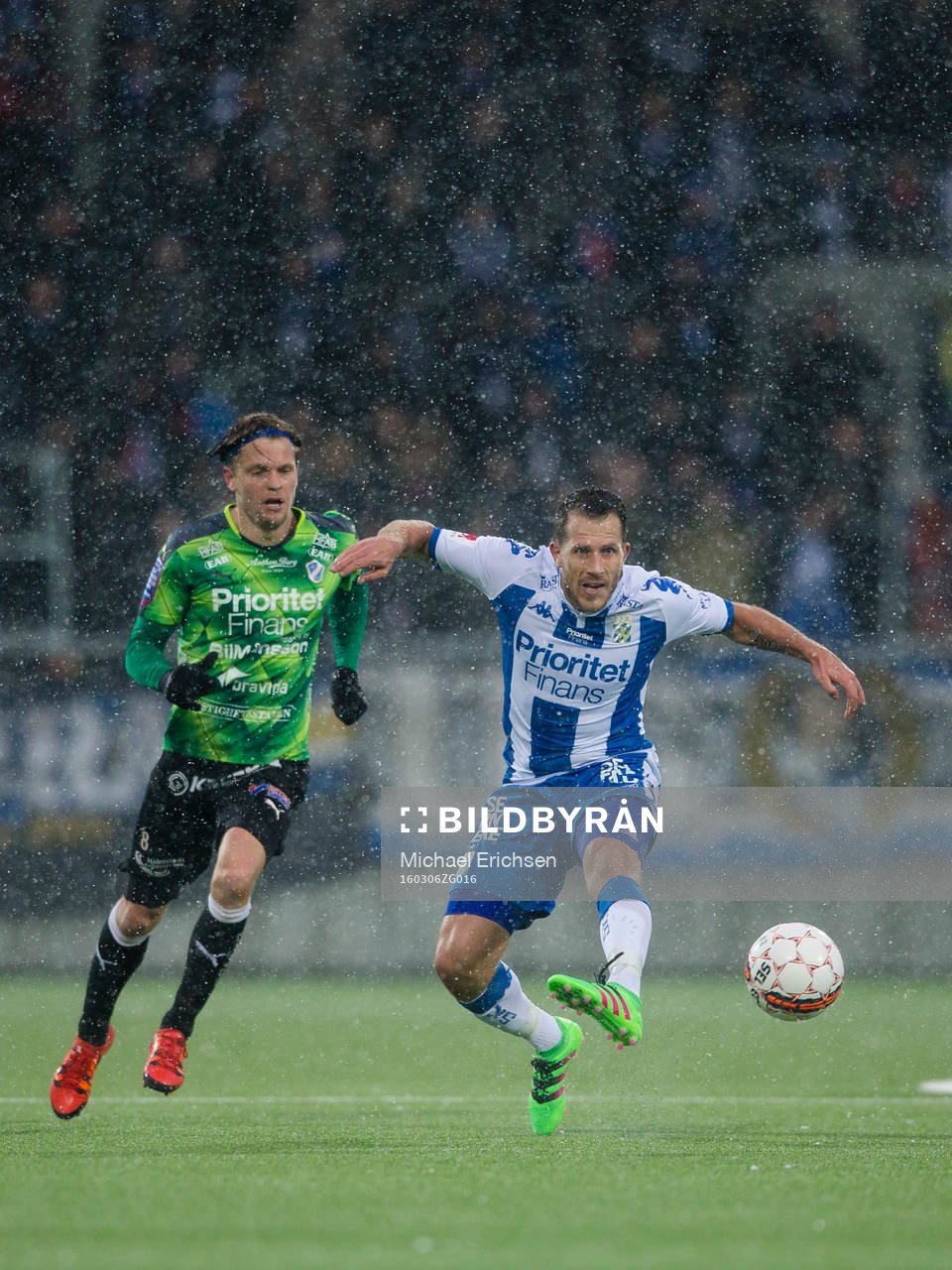 IFK Göteborgs Tobias Hysén slår en passning