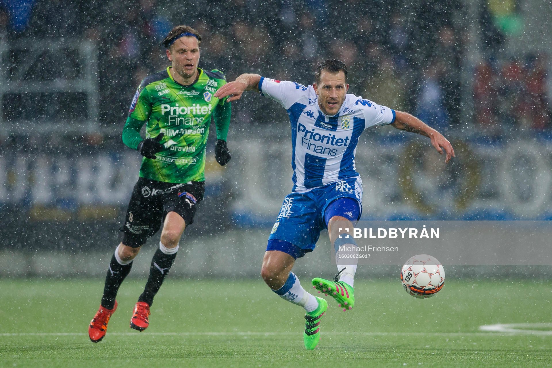 IFK Göteborgs Tobias Hysén slår en passning