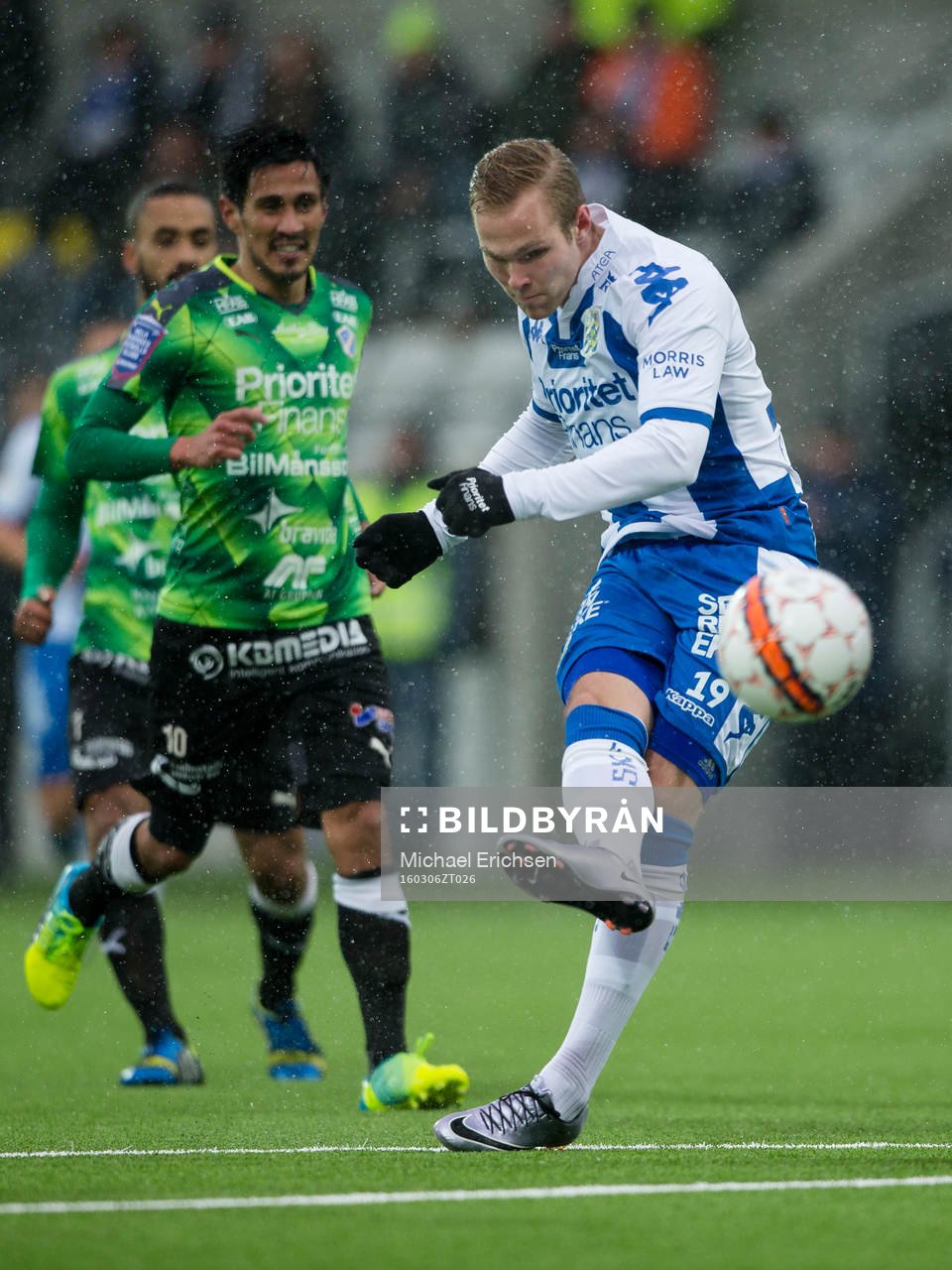 IFK Göteborgs Gustav Engvall skjuter 1-0