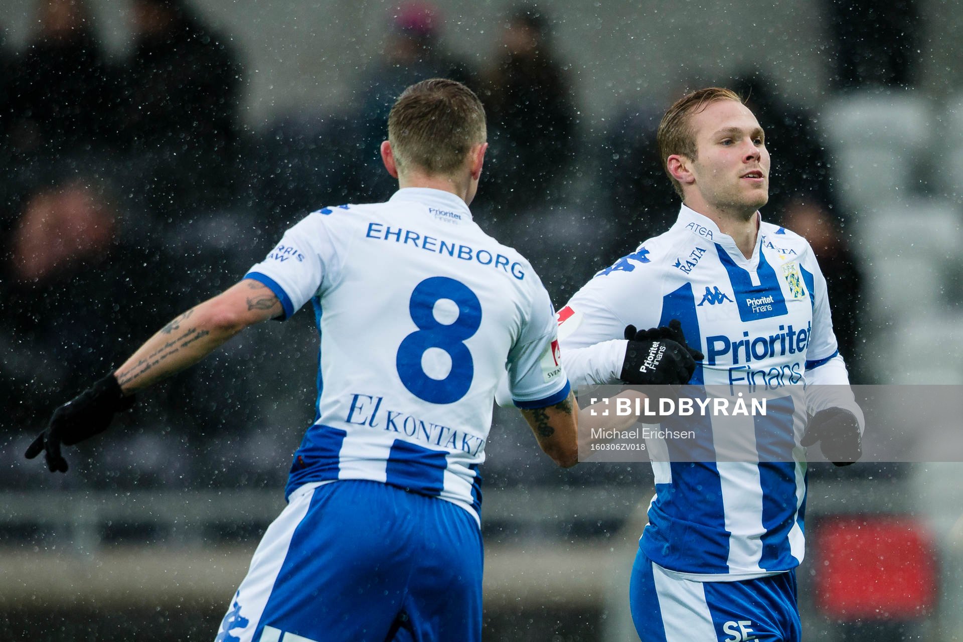 IFK Göteborgs Gustav Engvall jublar ihop med Sören Rieks