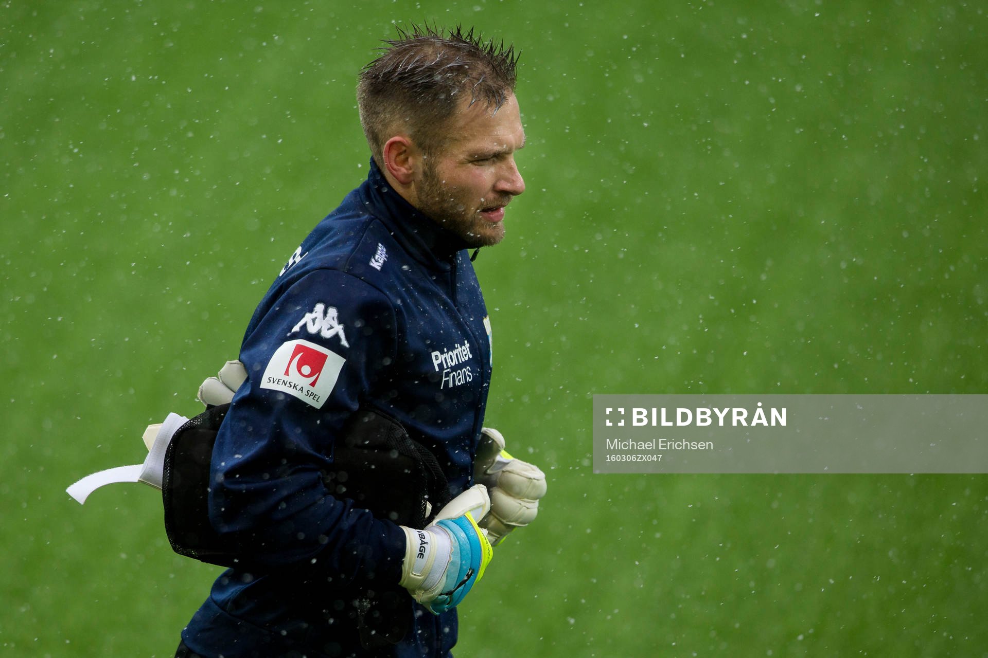 IFK Göteborgs målvakt John Alvbåge innan en