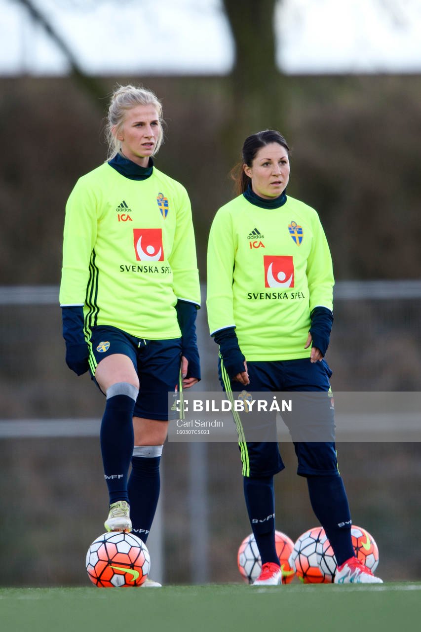 Sveriges Sofia Jakobsson och Josefin Johansson