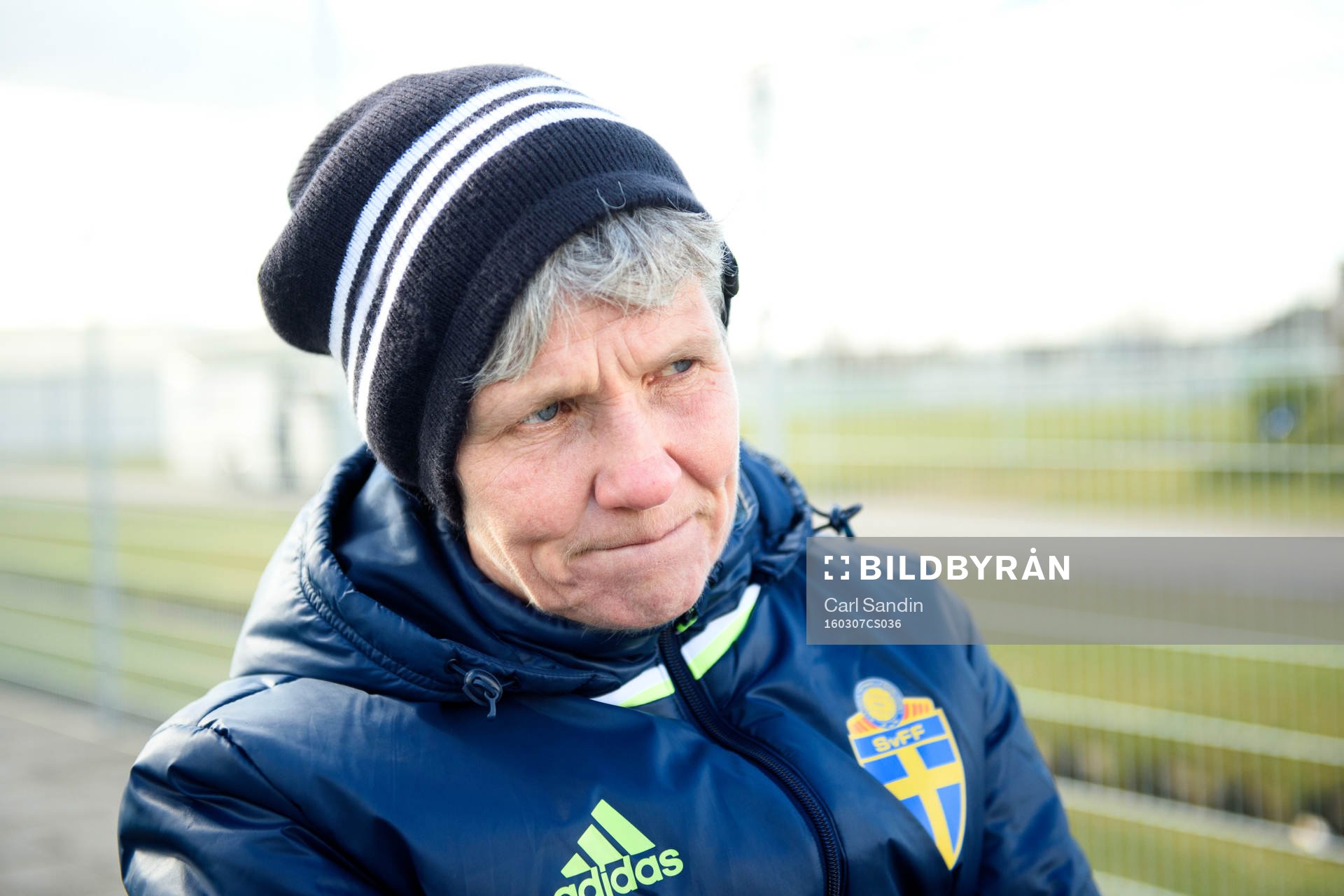 Sveriges förbundskapten Pia Sundhage blir intervjuad efter en träning med det svenska damlandslaget i fotboll den 7 mars 2016 i Rotterdam.