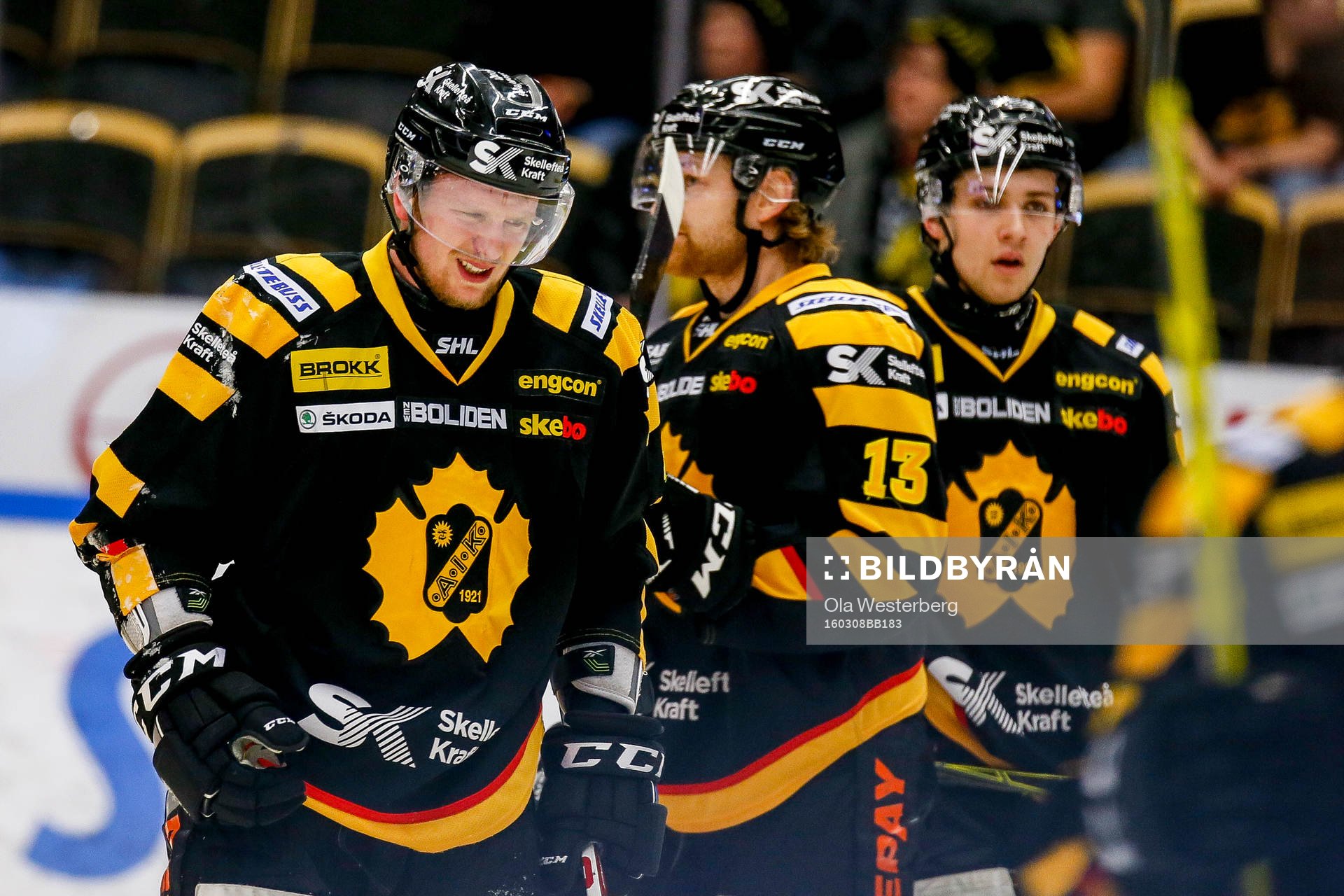 Skellefteås Tim Heed grinar illa