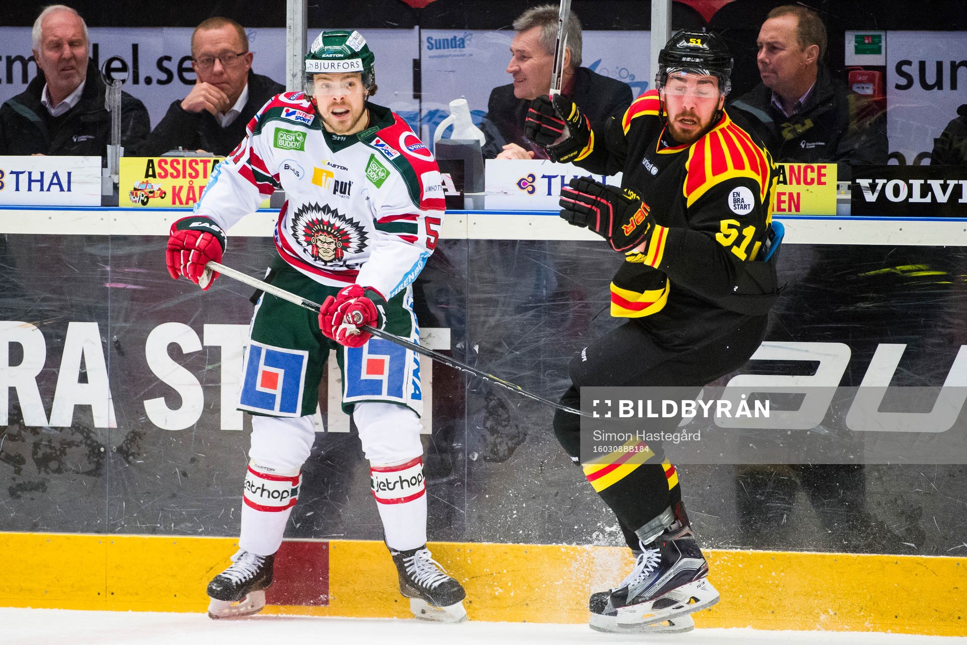 Frölundas Mats Rosseli Olsen hakar Brynäs Marc Zanetti