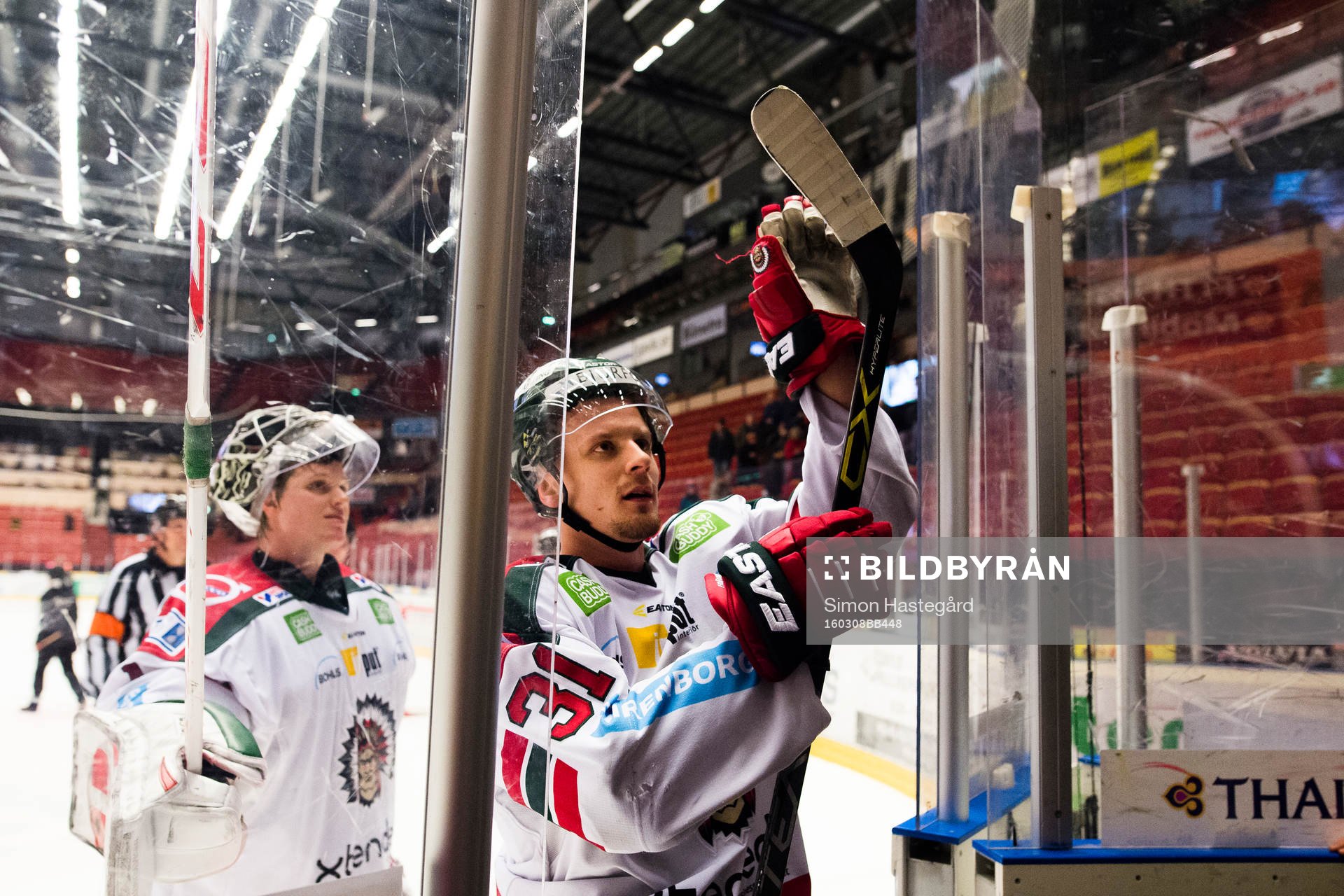 Frölundas målvakt Lars Johansson och Nicklas Lasu jublar