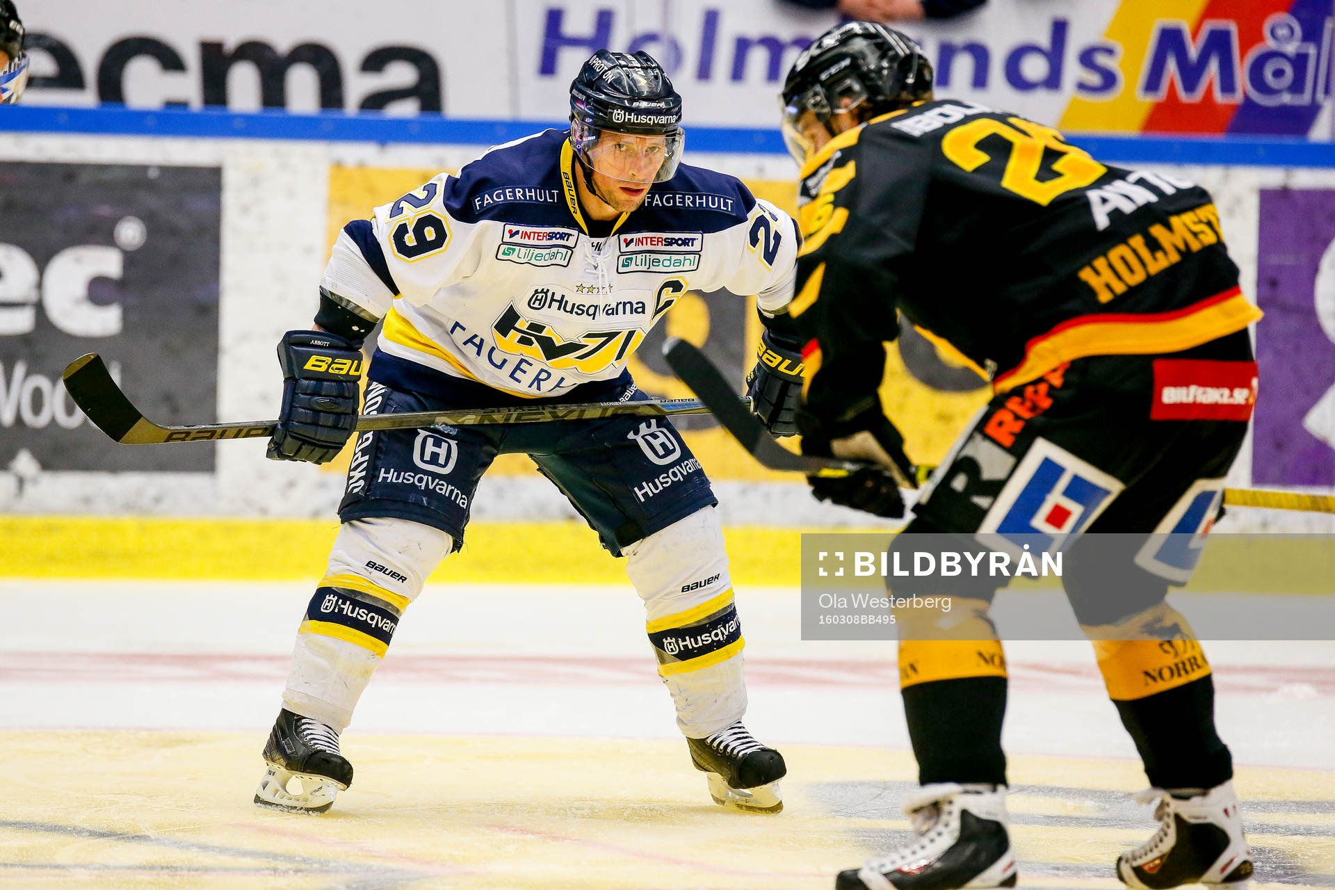 s  Chris Abbott