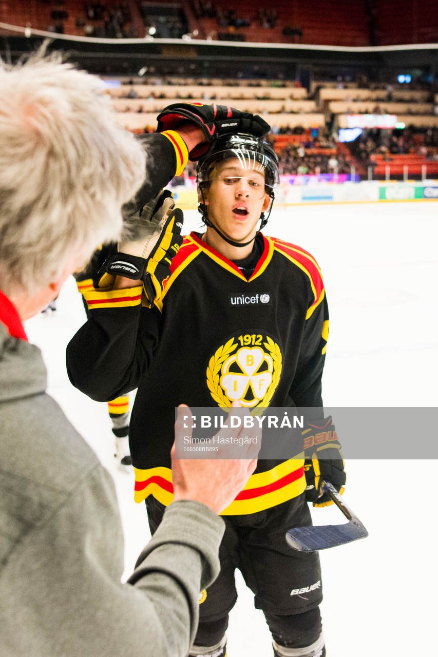 Brynäs Oskar Lindblom jublar
