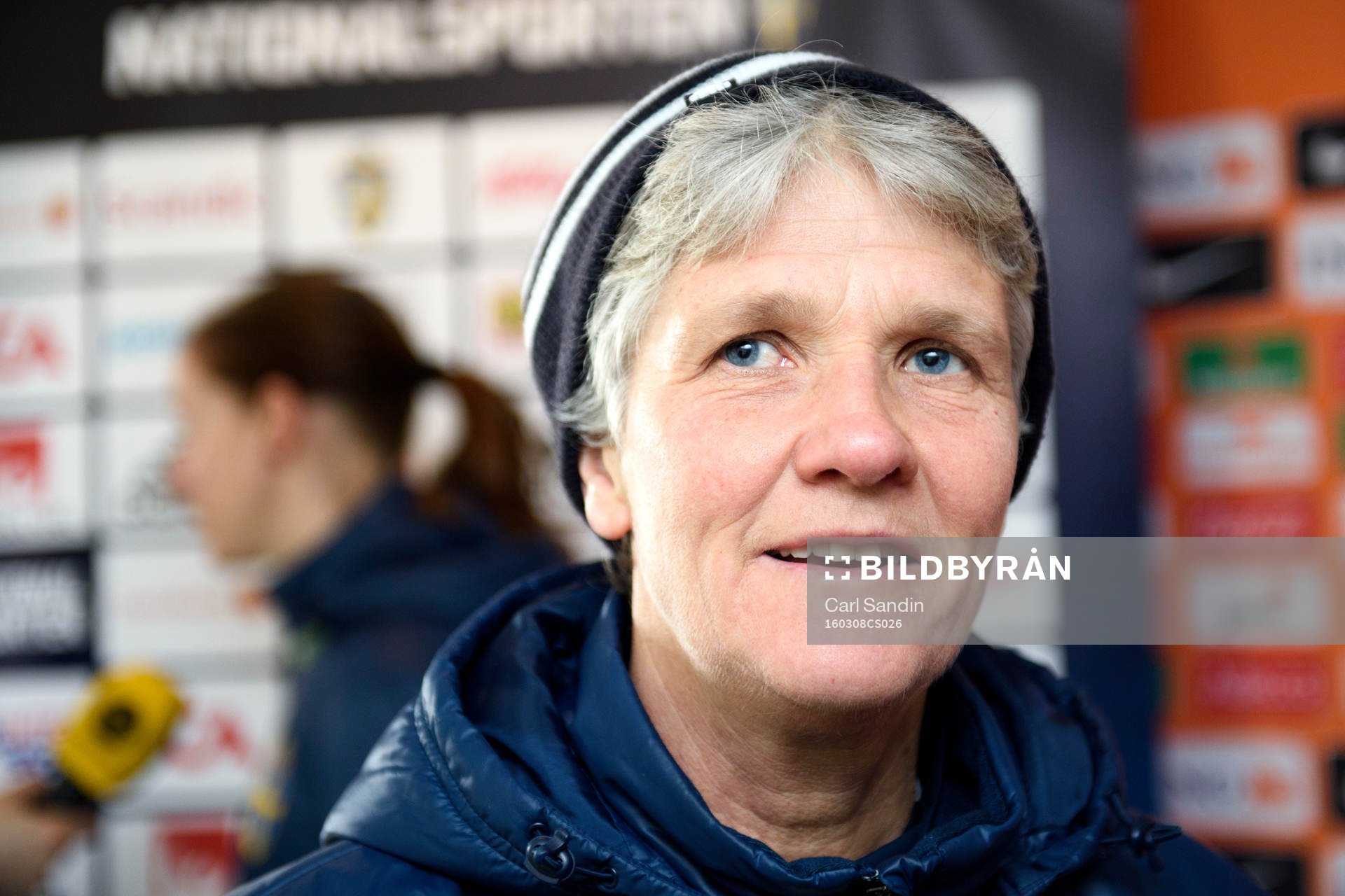 Sveriges förbundskapten Pia Sundhage blir intervjuad