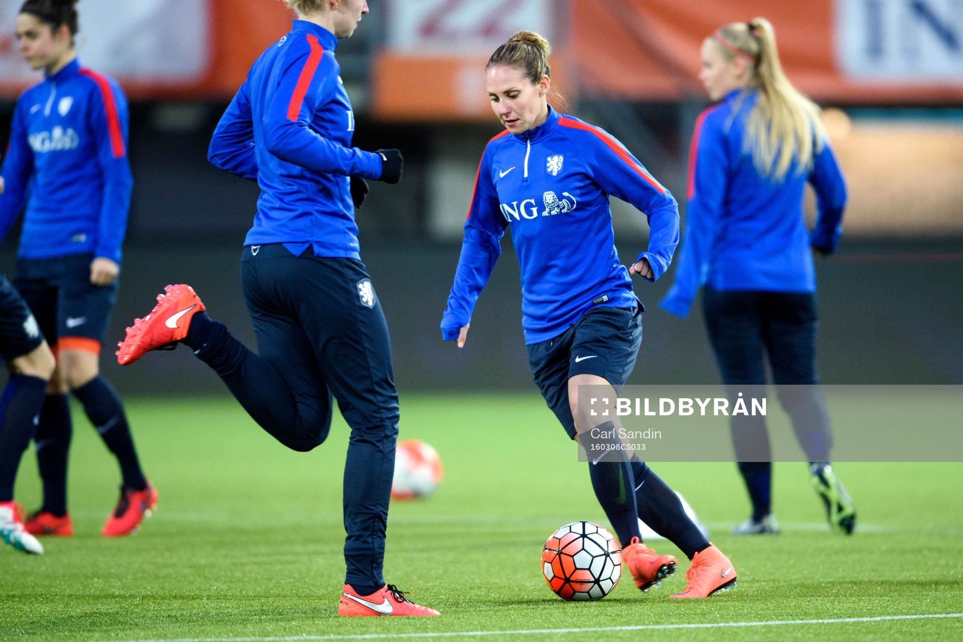 Nederländernas Manon Melis under en träning med det nederländska damlandslaget i fotboll den 8 mars 2016 i Rotterdam.