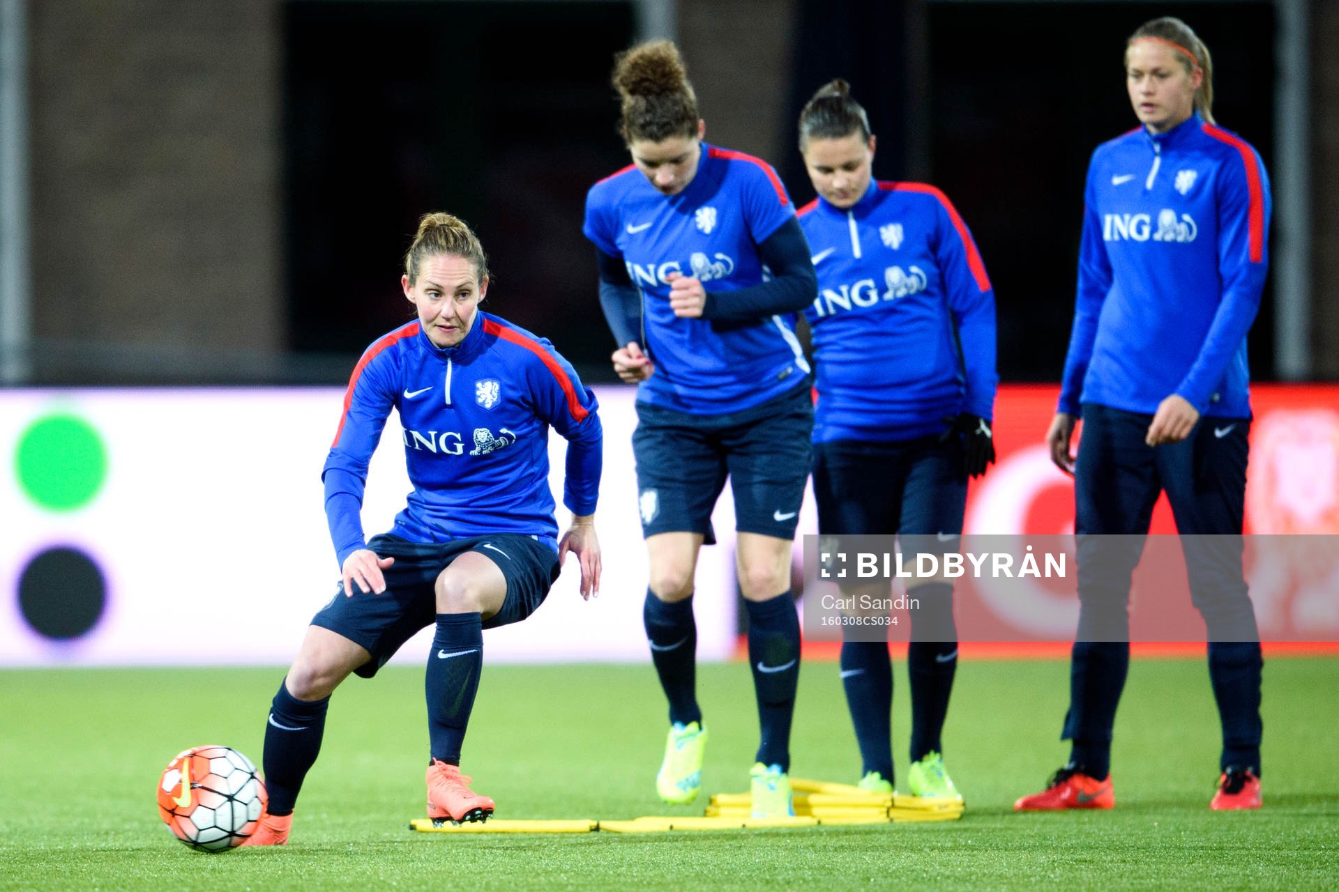 Nederländernas Manon Melis under en träning med det nederländska damlandslaget i fotboll den 8 mars 2016 i Rotterdam.