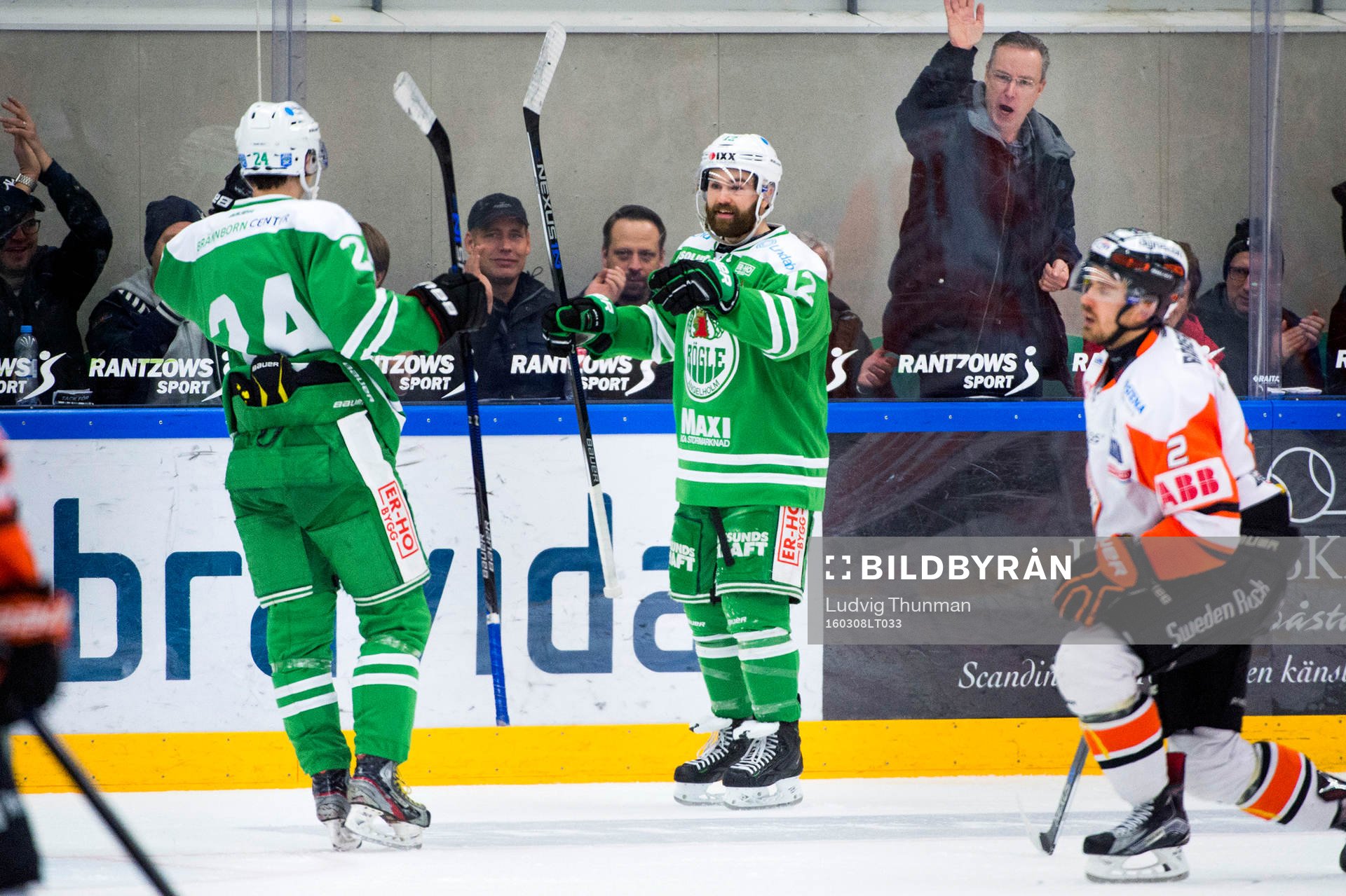 Rögles Erik Santesson och David Åslin firar Åslin gjort