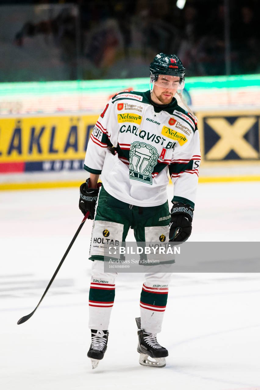Tingsryds Filip Owesson ser deppig ut
