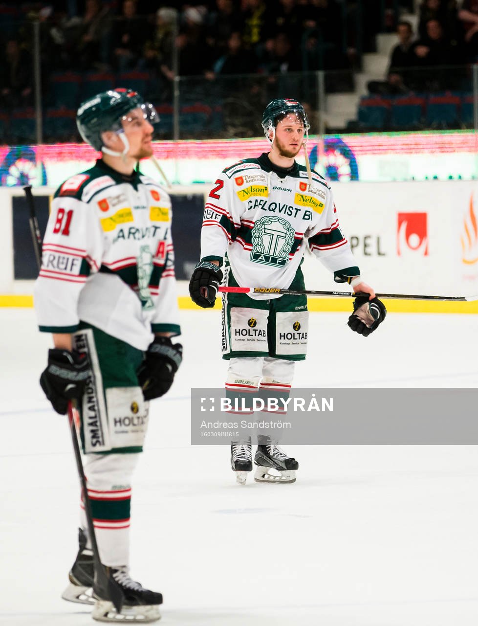 Tingsryds Daniel Norbe och Filip Owesson (v) ser deppiga ut