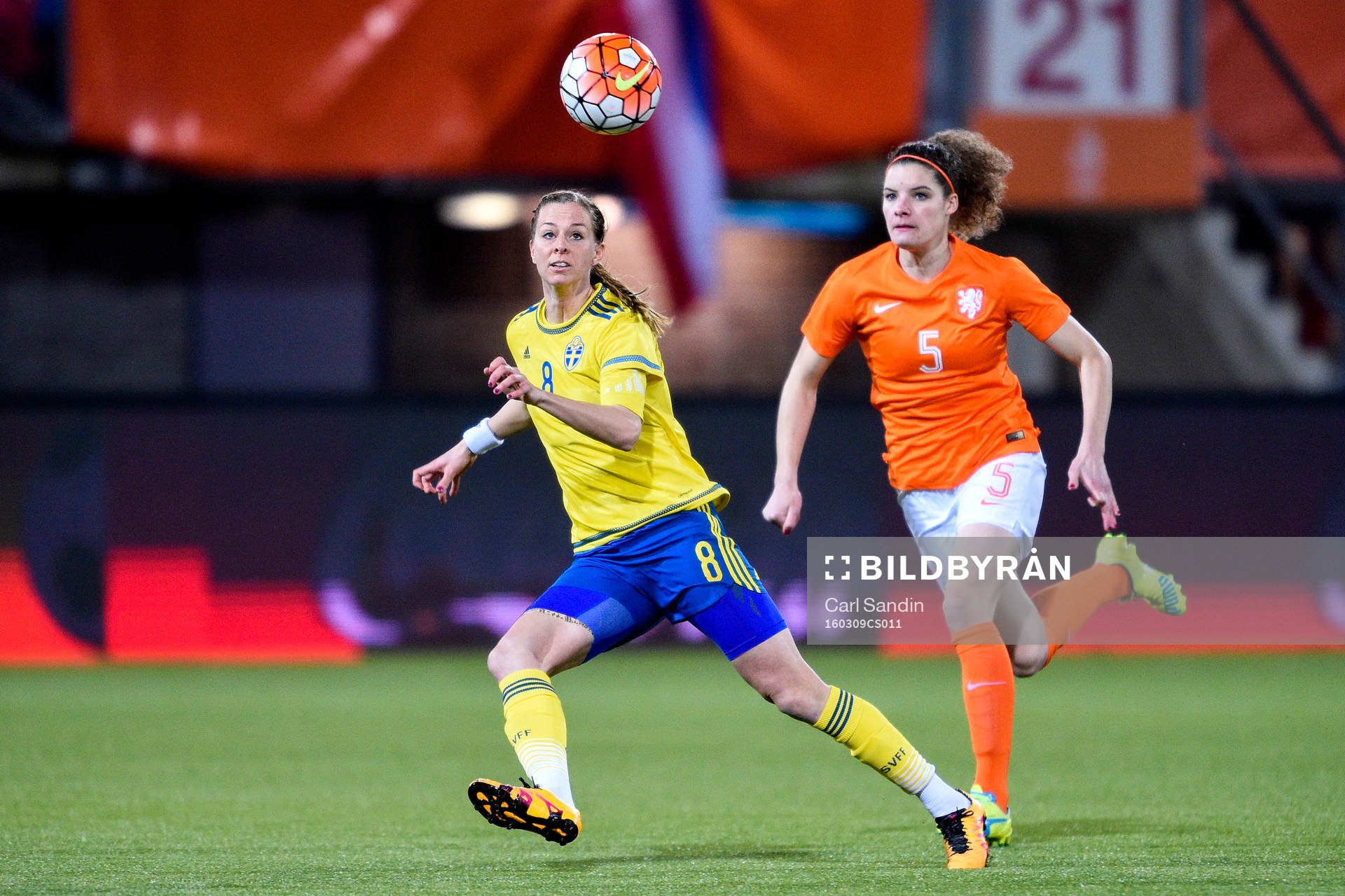 Sveriges Lotta Schelin och Nederländernas Dominique Jansen