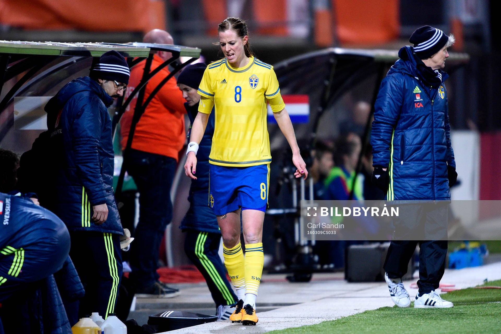 Sveriges Lotta Schelin får gå ut skadad