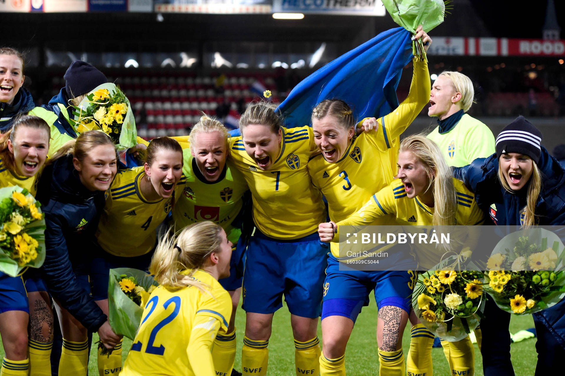 De svenska spelarna jublar