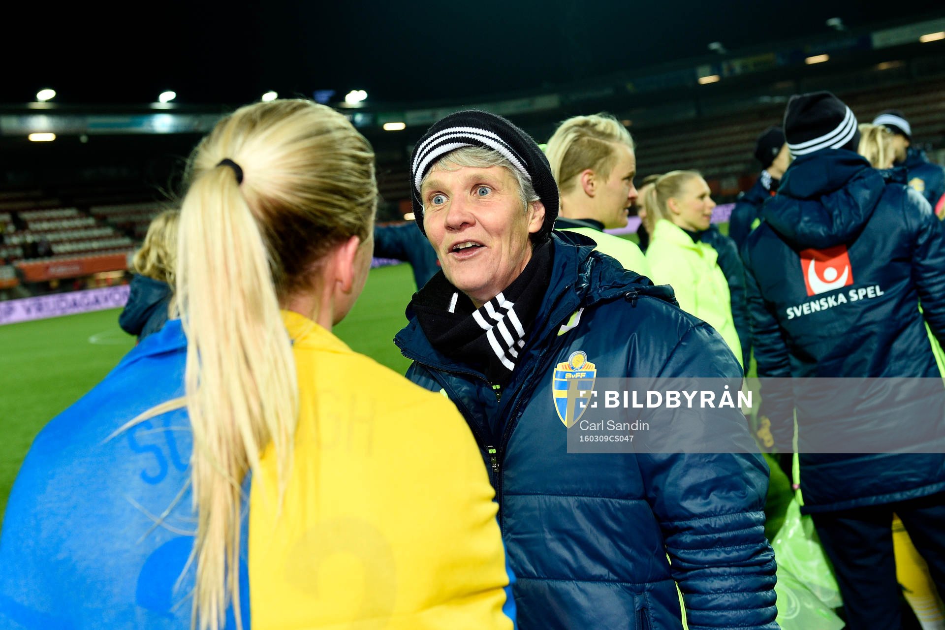 Sveriges Olivia Schough och förbundskapten Pia Sundhage