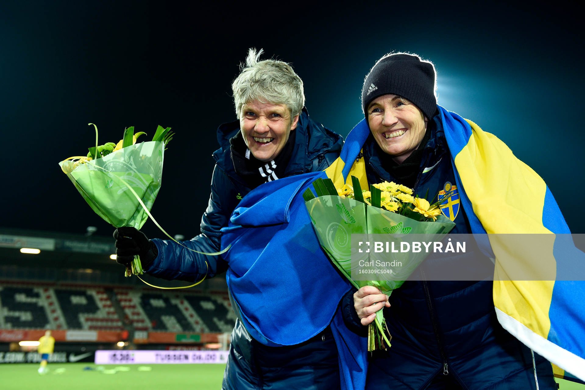 Sveriges förbundskapten Pia Sundhage och assisterande
