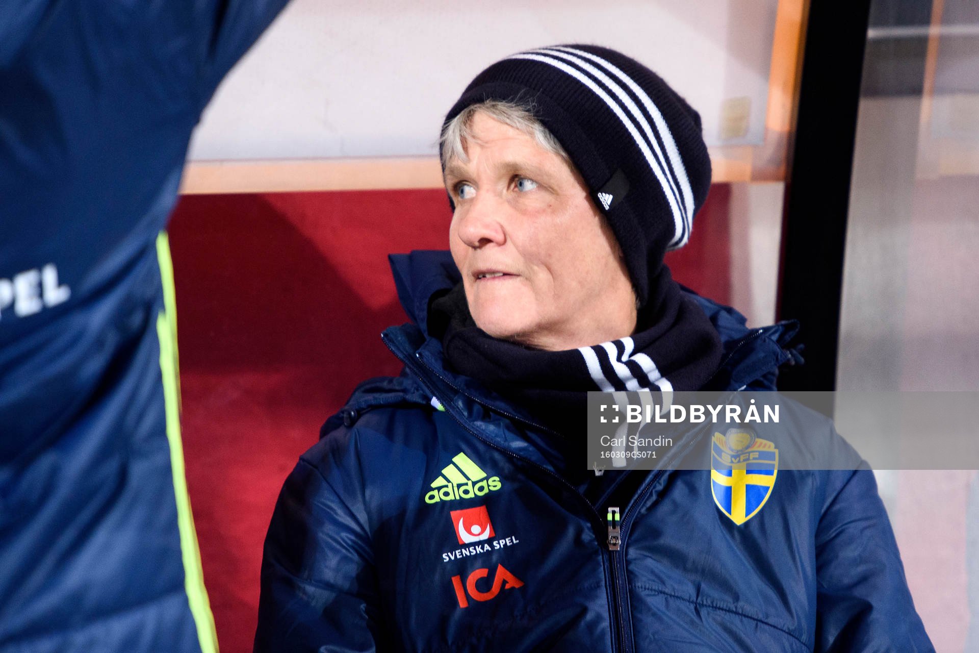 Sveriges förbundskapten Pia Sundhage innan OS-kvalmatchen