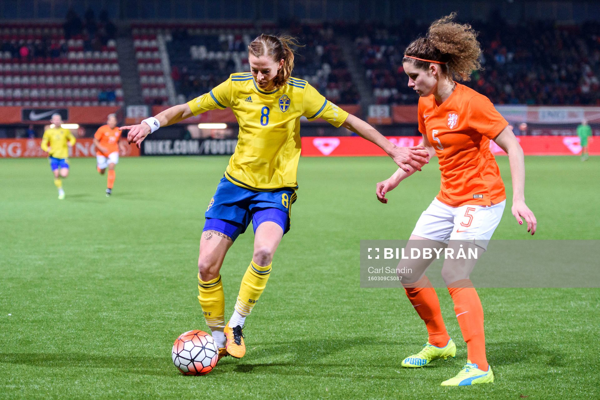 Sveriges Lotta Schelin och Nederländernas Dominique Jansen