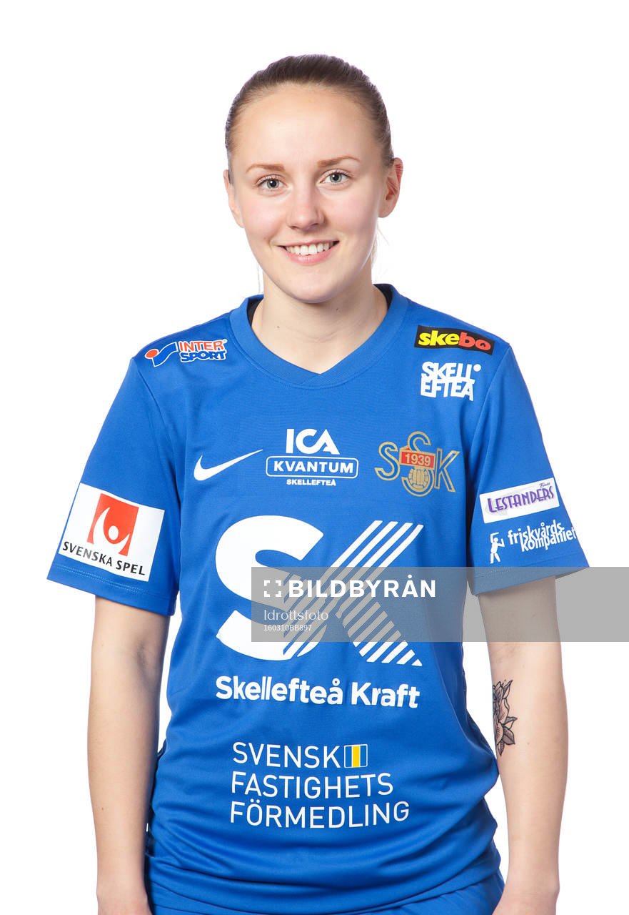 Linnea Åberg poserar för ett porträtt den 10 mars 2016 i Umeå.