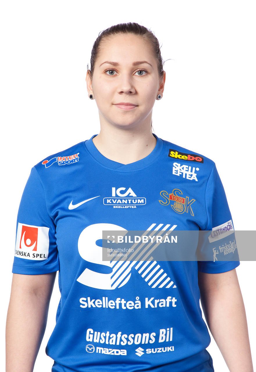 Annina Wede poserar för ett porträtt den 10 mars 2016 i Umeå.