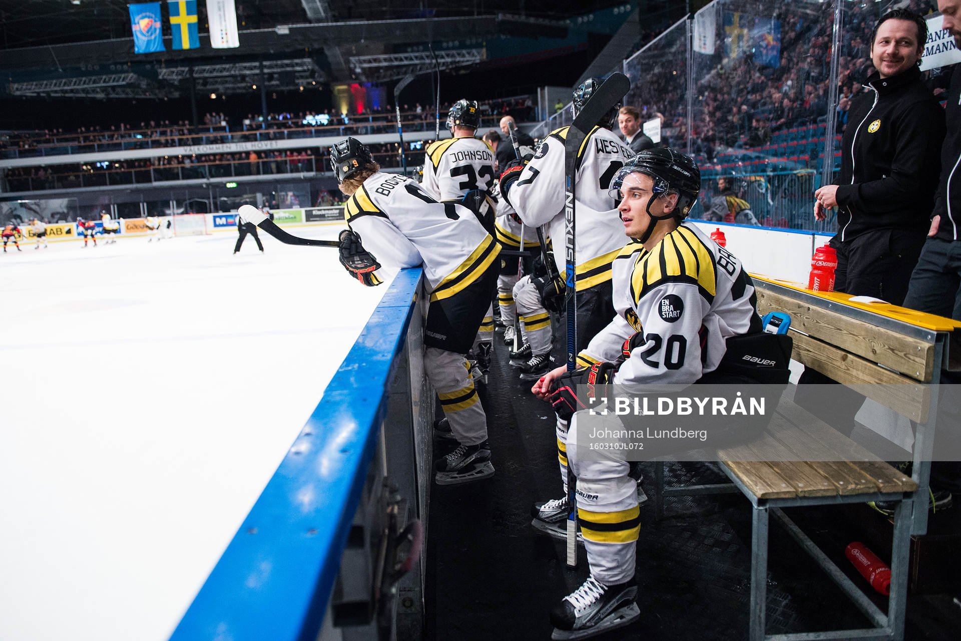 Brynäs Adam Brodecki på bänken  i åttondelsfinal 1 i