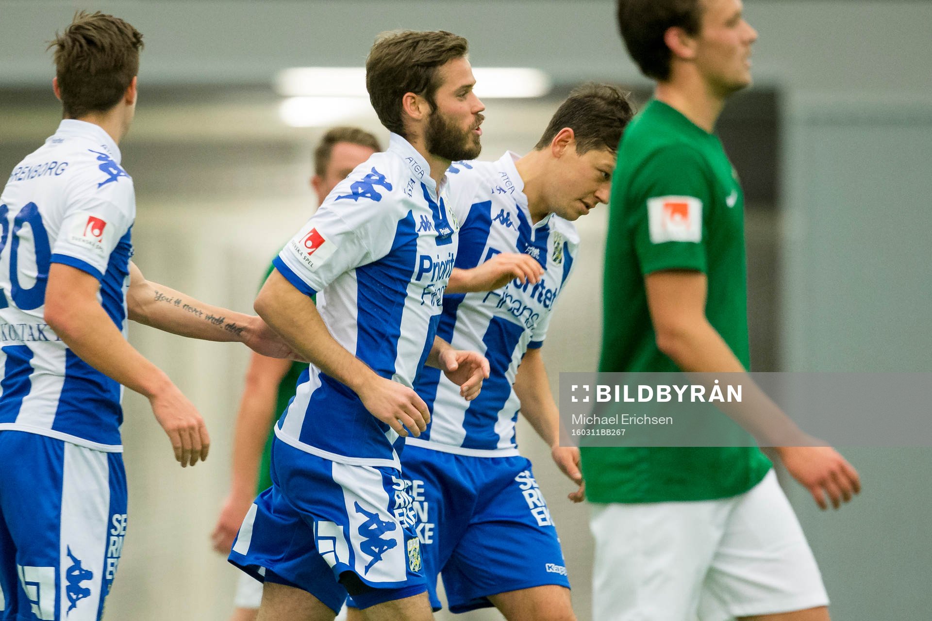 IFK Göteborgs Emil Salomonsson jublar ihop med Mads Albaek