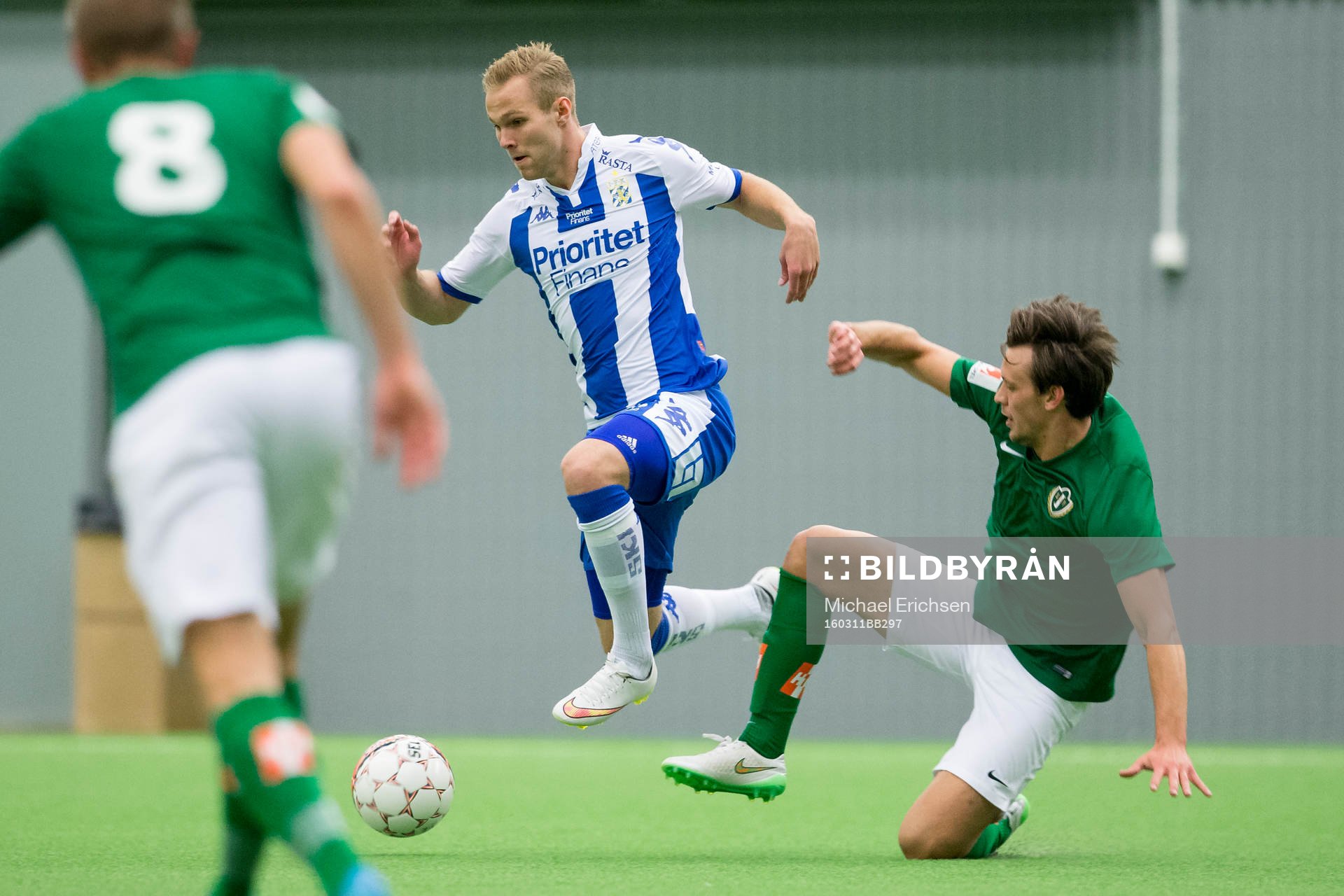 IFK Göteborgs Gustav Engvall före Jönköpings Max Watson