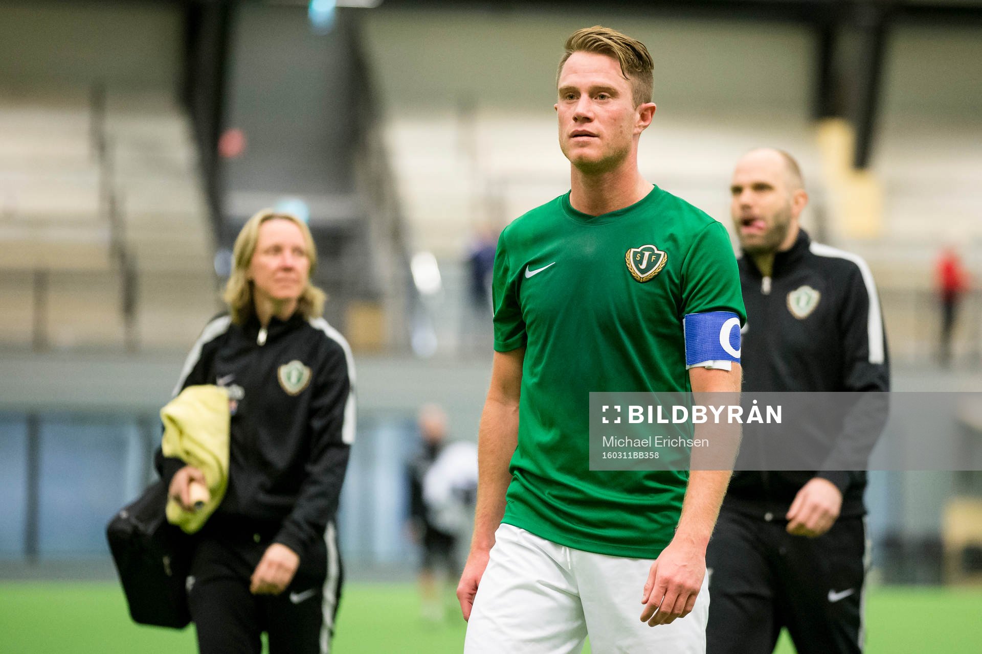 Jönköpings lagkapten Tommy Thelin deppar