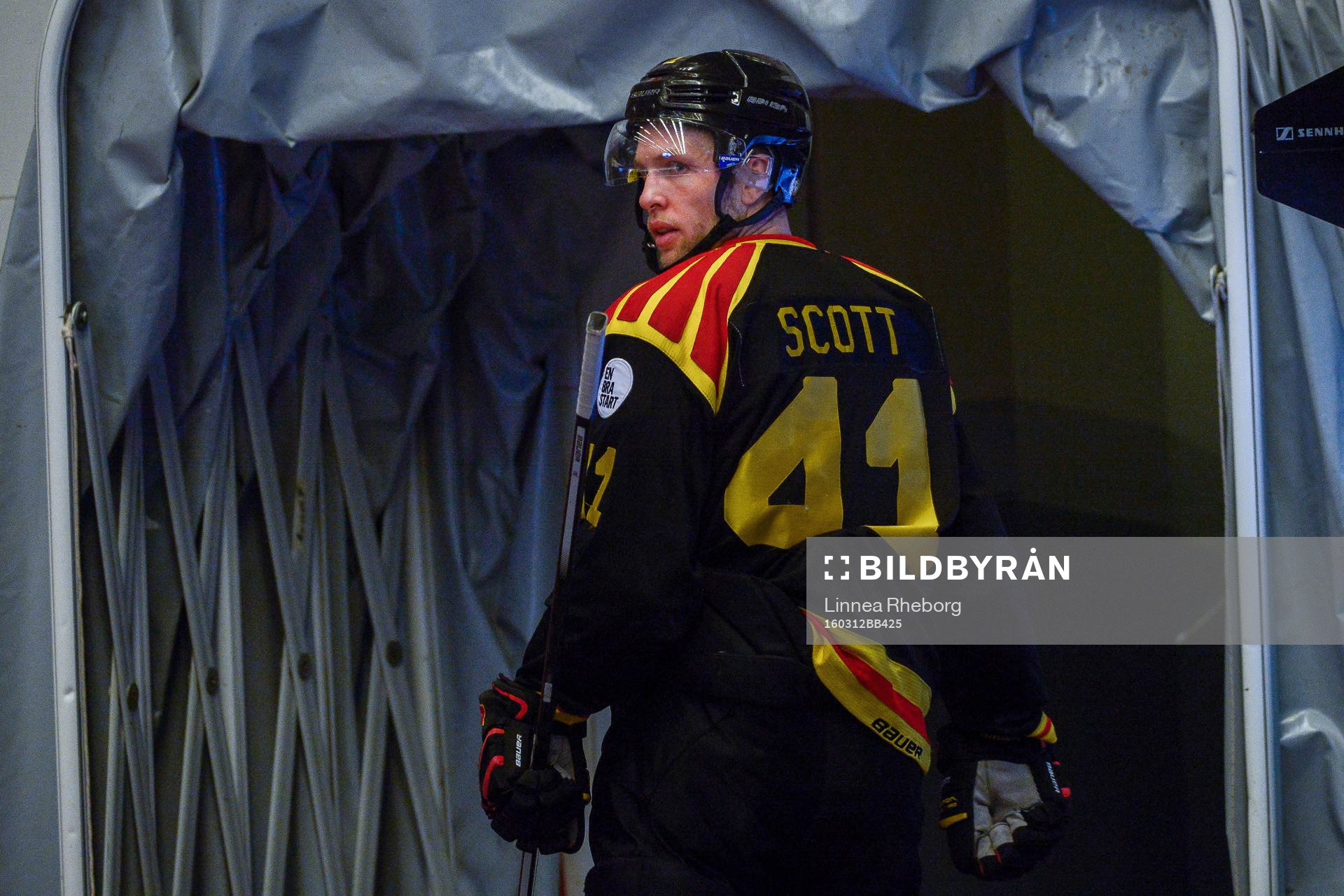 Brynäs Greg Scott lämnar isen