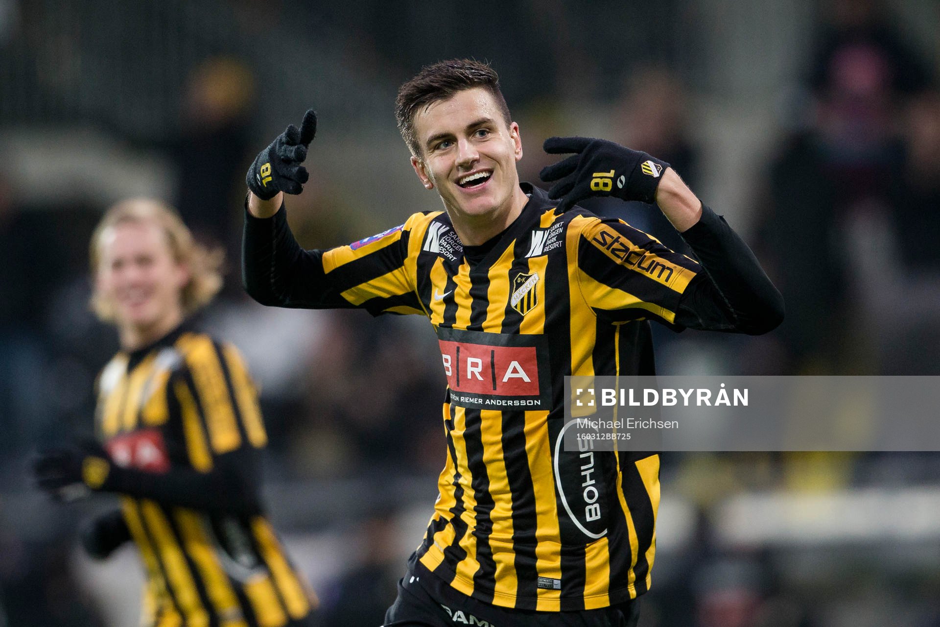 Häckens Alexander Jeremejeff jublar