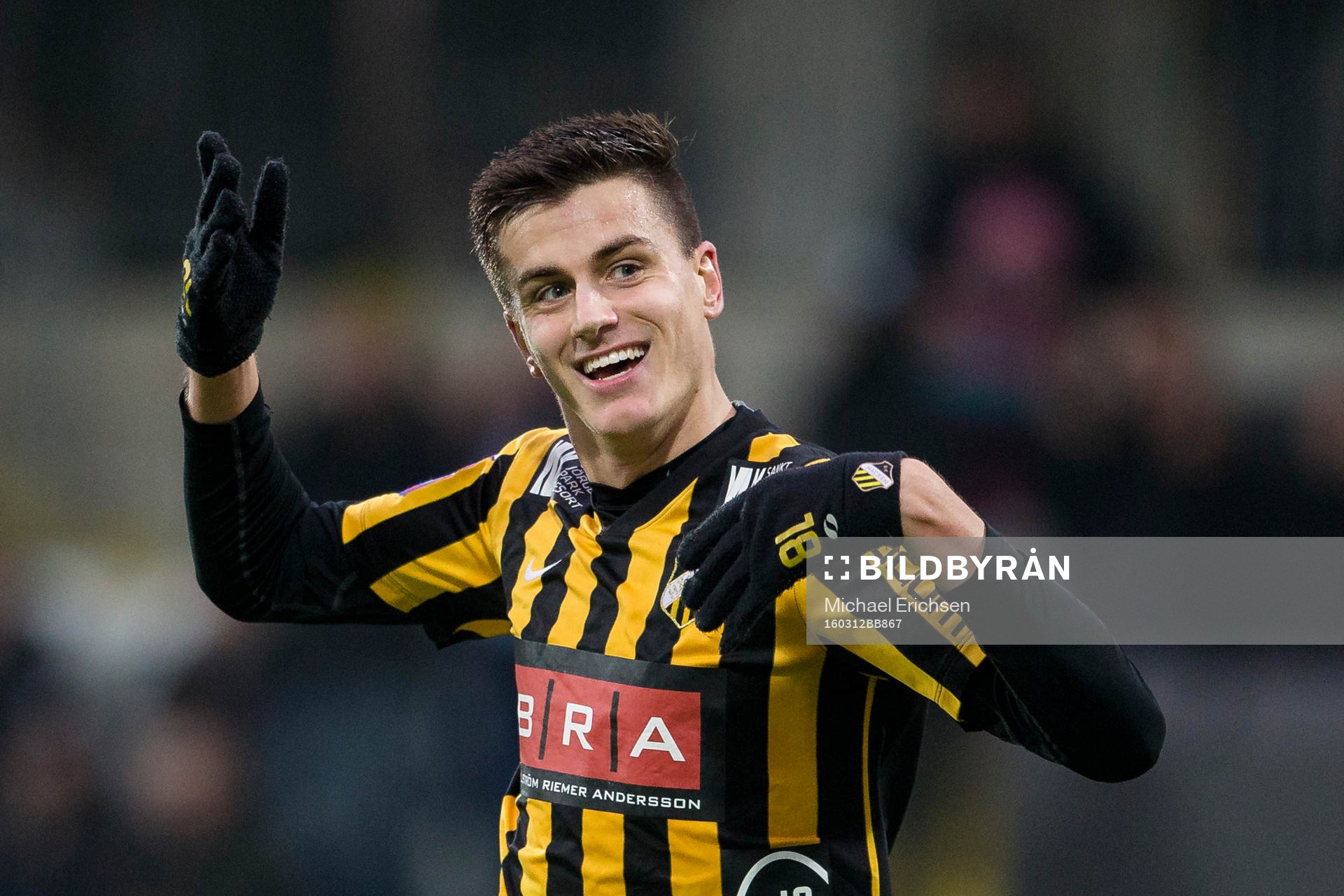 Häckens Alexander Jeremejeff jublar