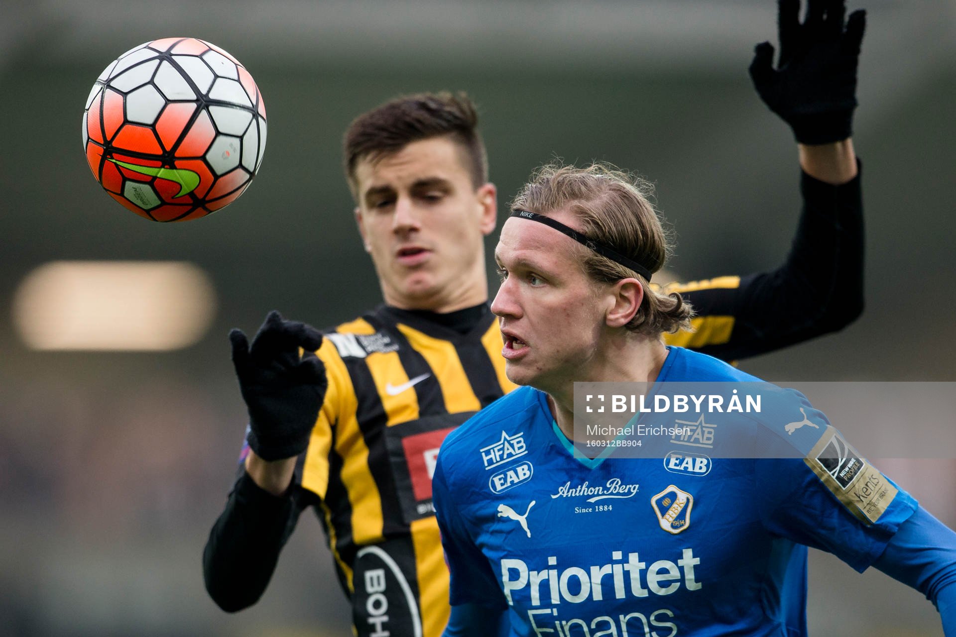 Halmstads Alexander Bengtsson före Häckens Alexander
