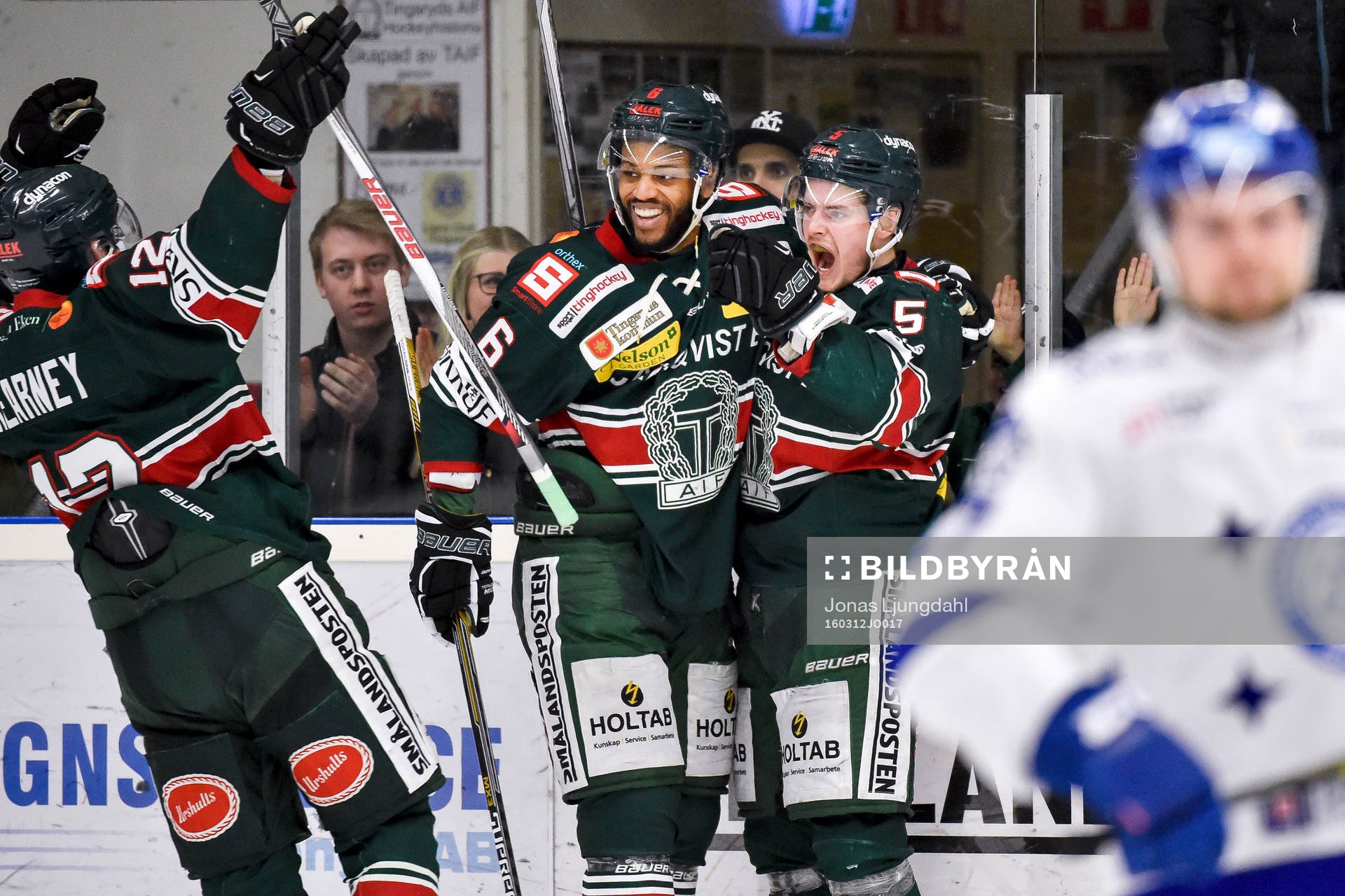 Tingsryds Drew Paris och Niklas Enberg jublar