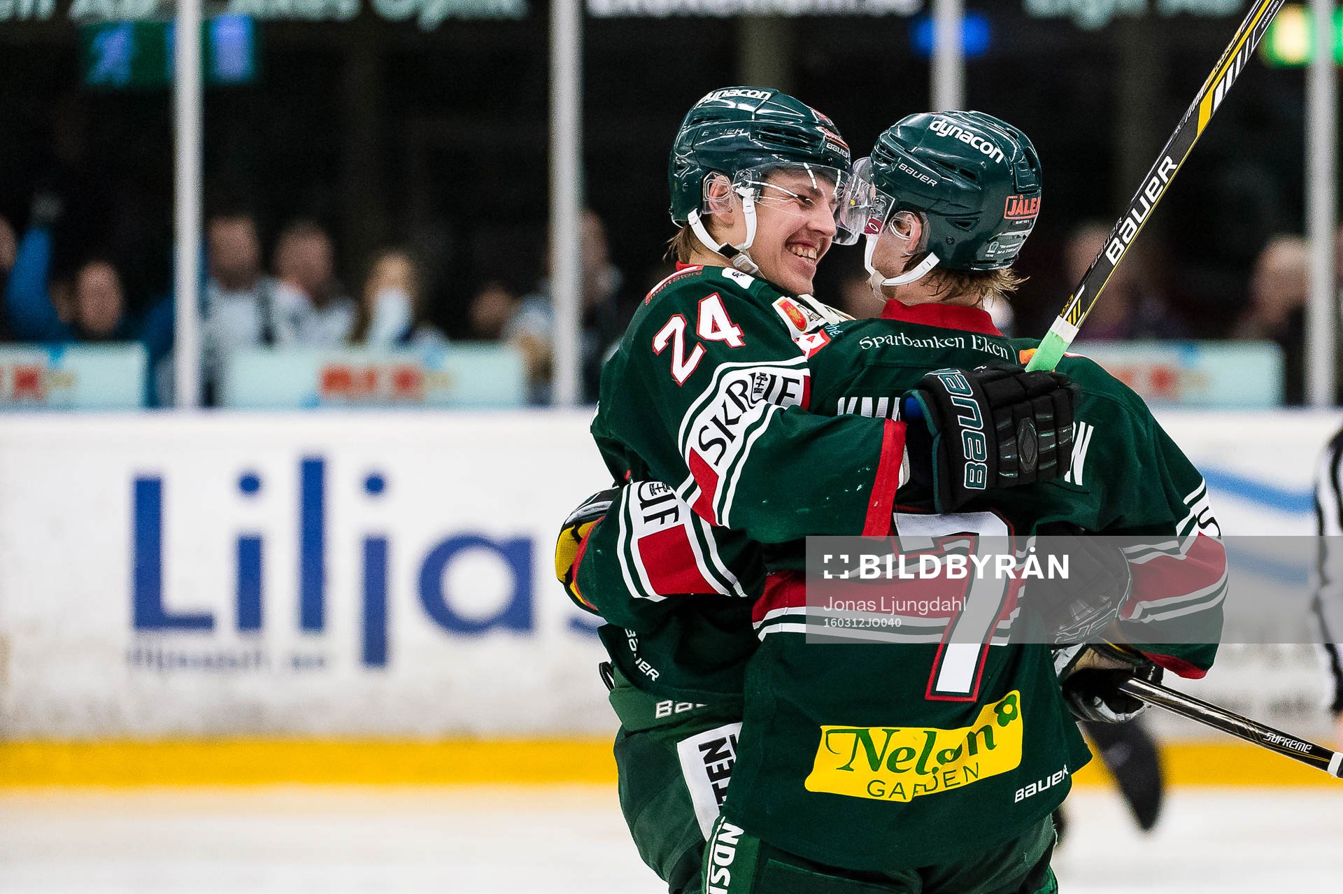 Tingsryds Jonathan Johnson och Kevin Ekman-Larsson jublar