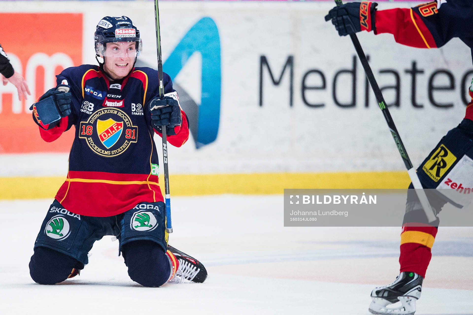 Djurgårdens Linus Hultström jublar