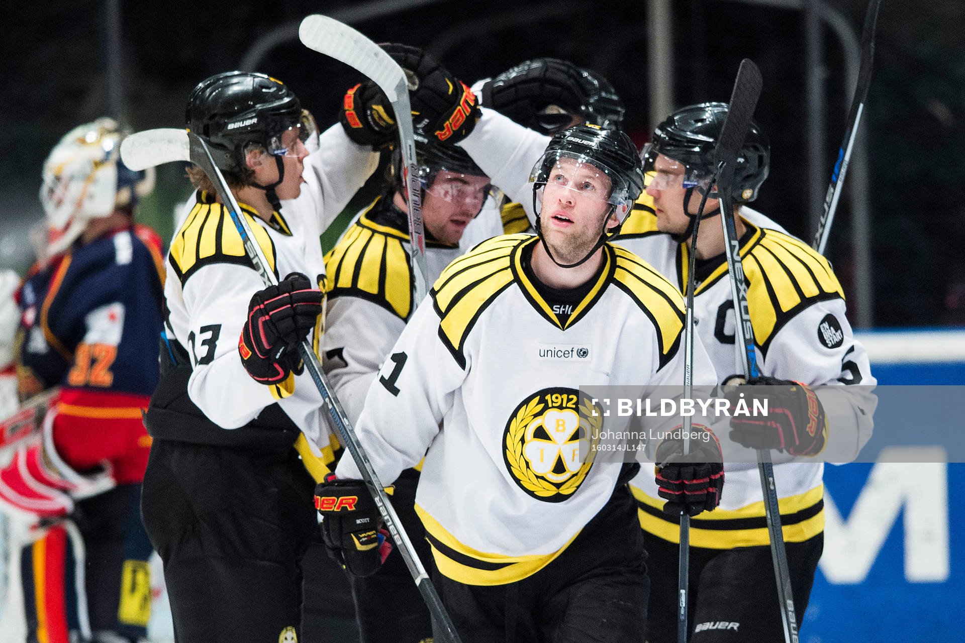 Brynäs spelare jublar
