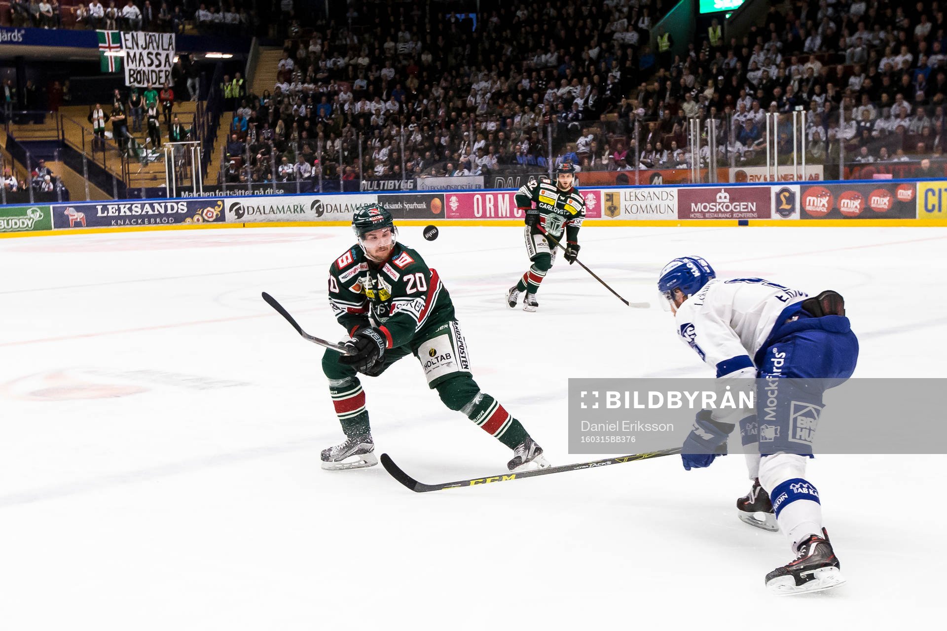 Tingsryds Adam Åkesson Leksands Daniel Bertov  i