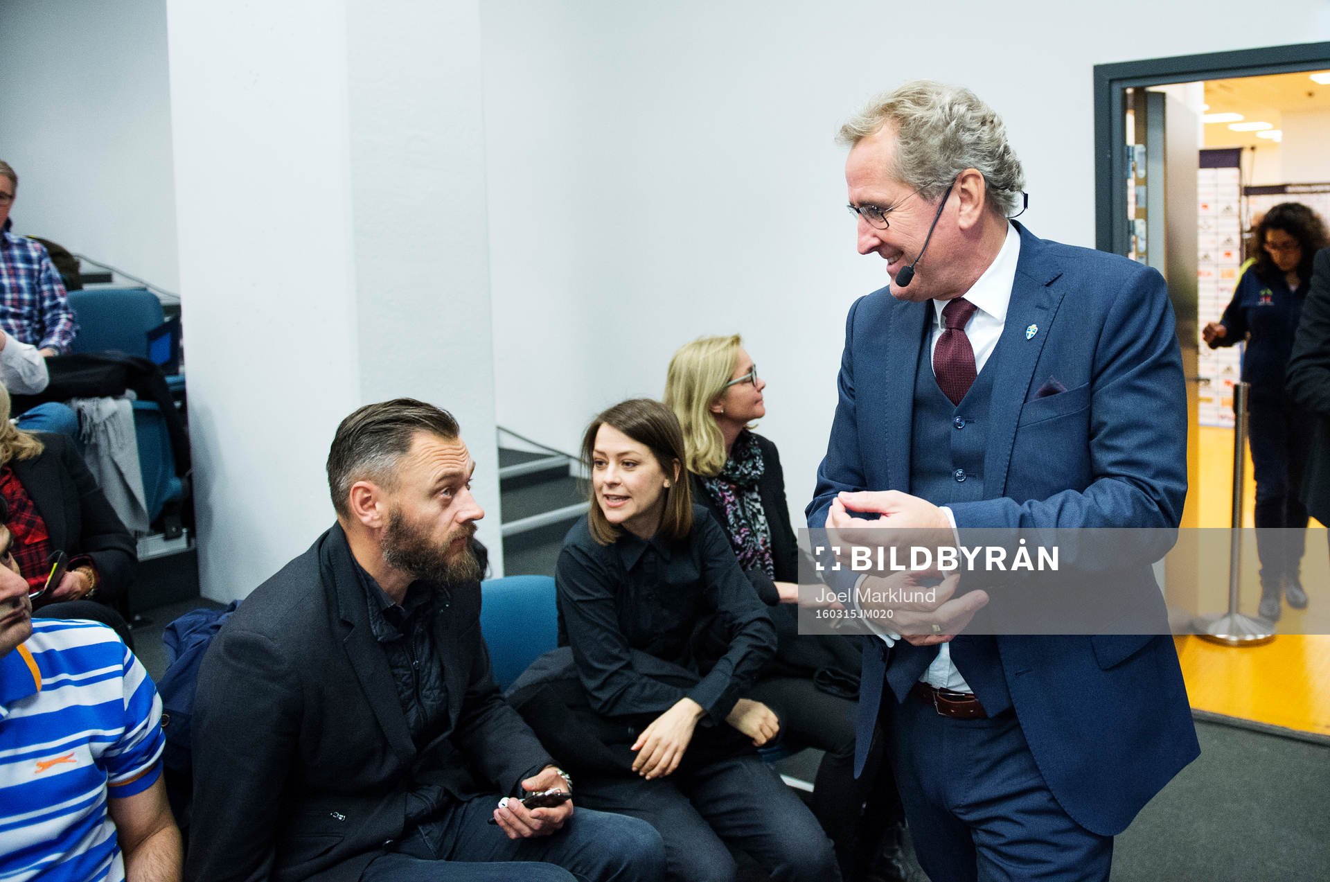 Olof Lundh, reporter Fotbollskanalen, och Sveriges