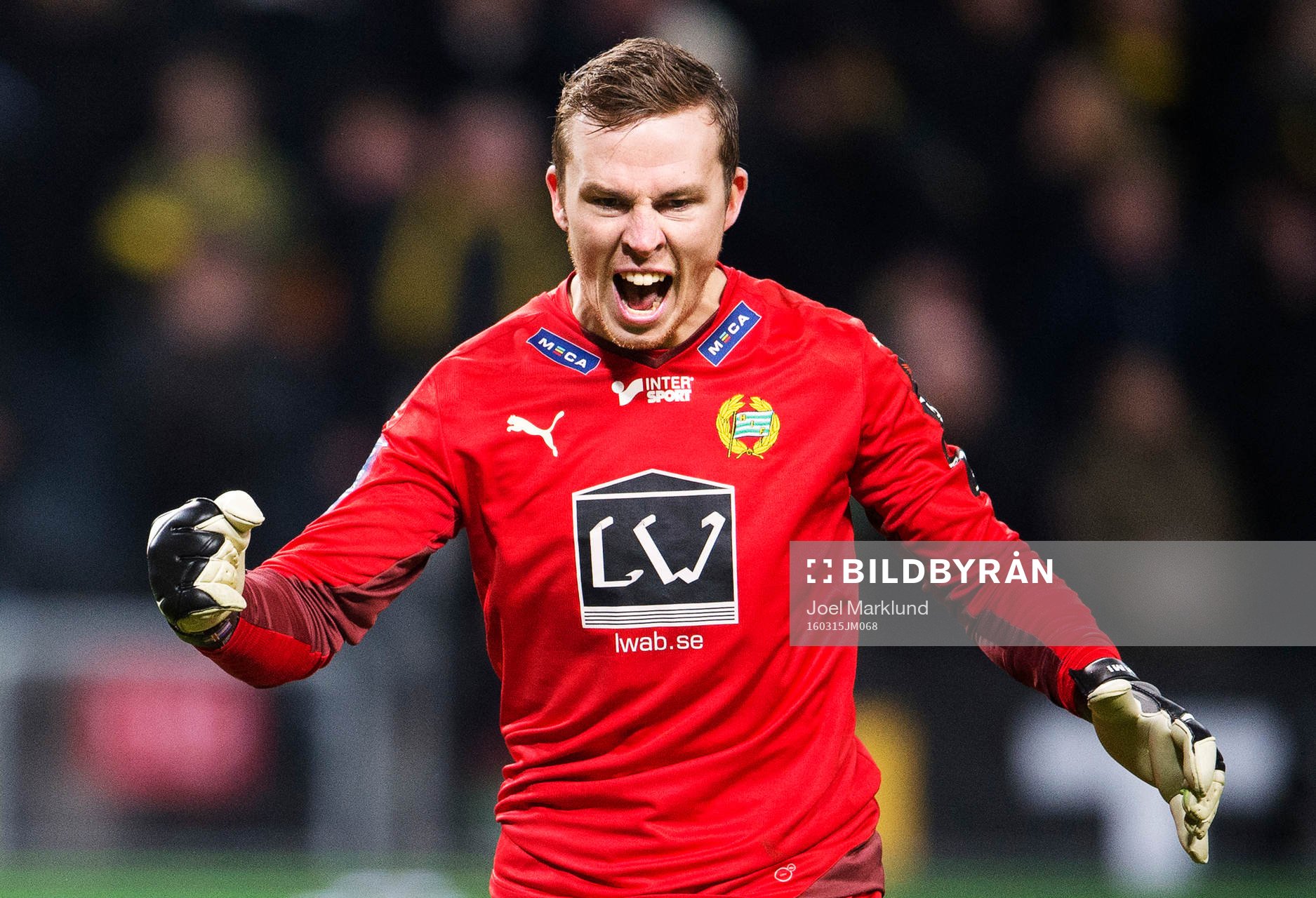 Hammarbys målvakt Ögmundur Kristinsson jublar