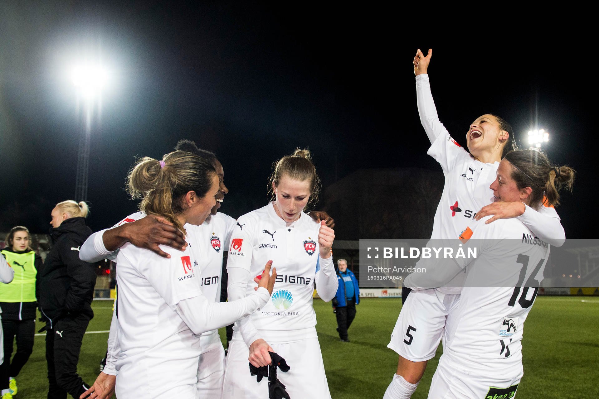 Rosengårds Marta Viera Da Silva, Emma Berglund, Alexandra Lowe Riley och Lina Nilsson jublar efter fotbollsmatchen i Supercupen mellan FC Rosengård och Linköping den 16 mars 2016 i Malmö.