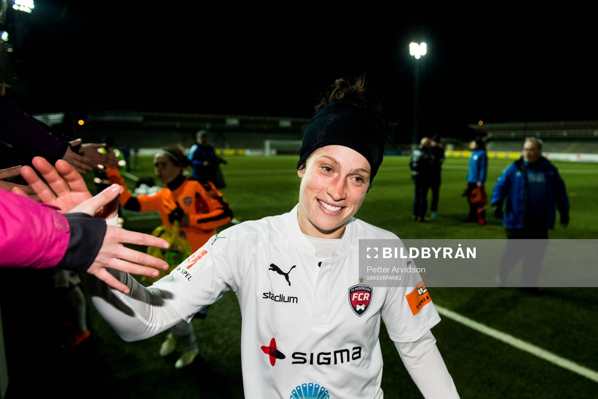 Rosengårds Ella Masar jublar med publiken efter fotbollsmatchen i Supercupen mellan FC Rosengård och Linköping den 16 mars 2016 i Malmö.