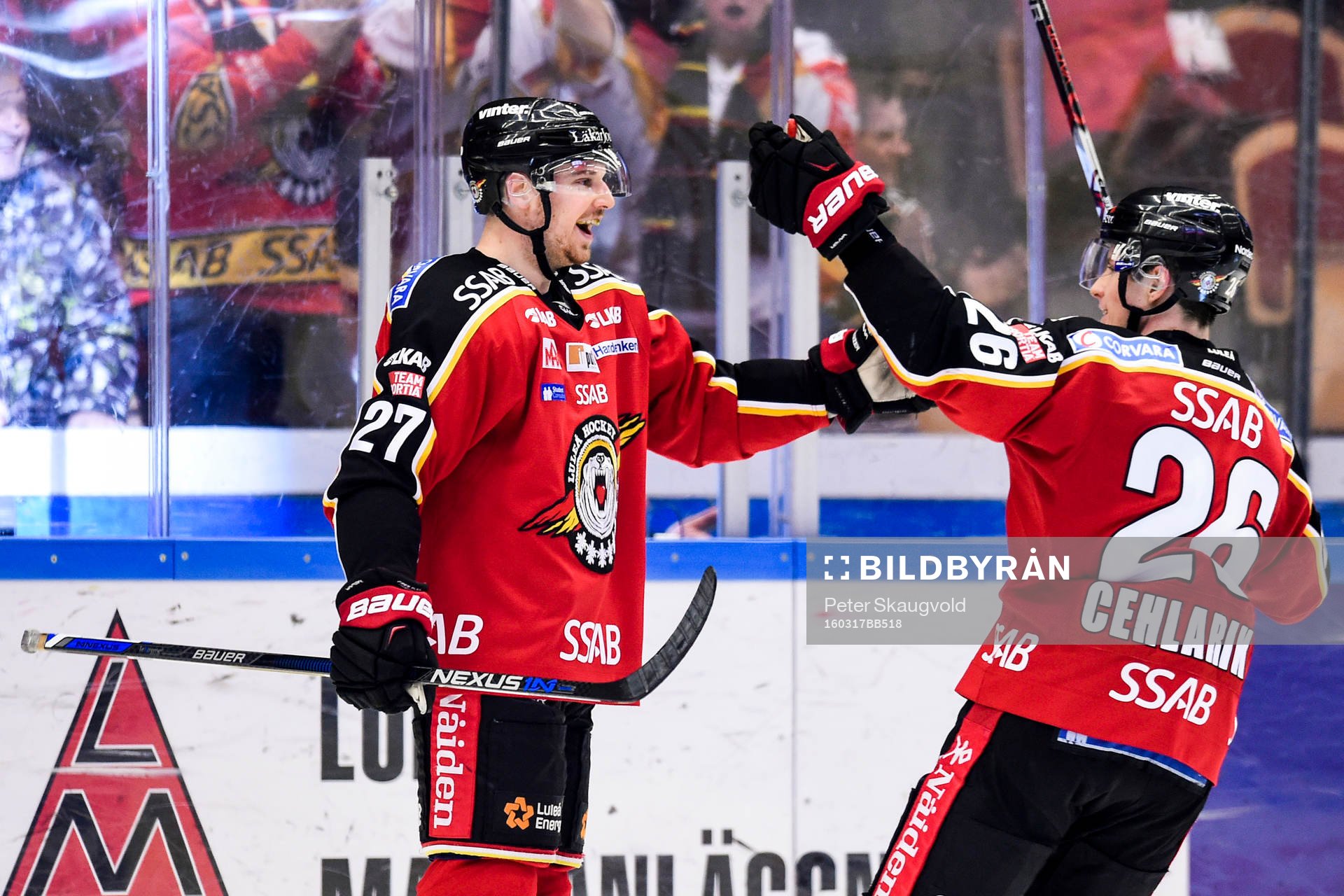 Luleås Brendan Mikkelson och Peter Cehlarik jublar