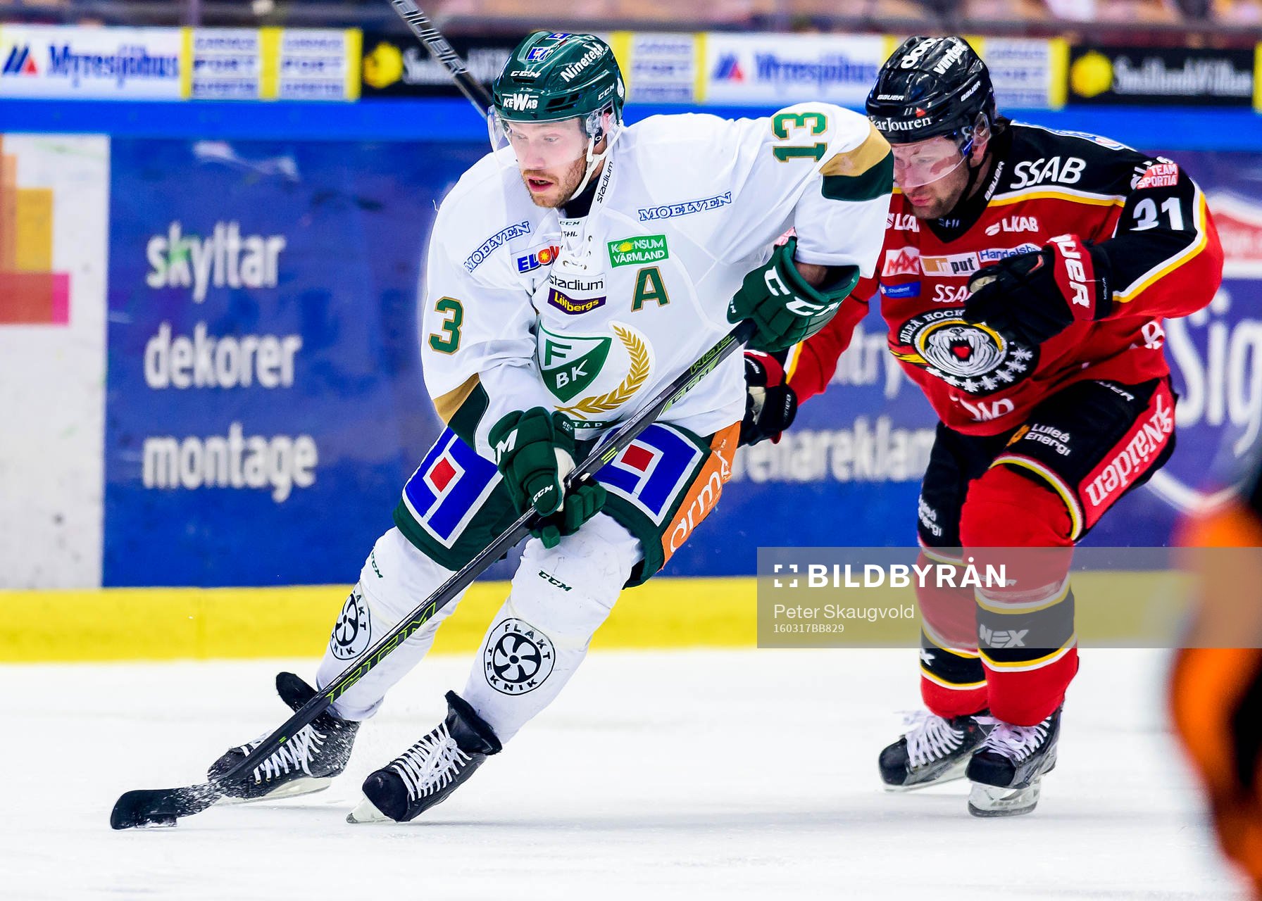 Färjestads Linus Persson jagas av Luleås Jonathan