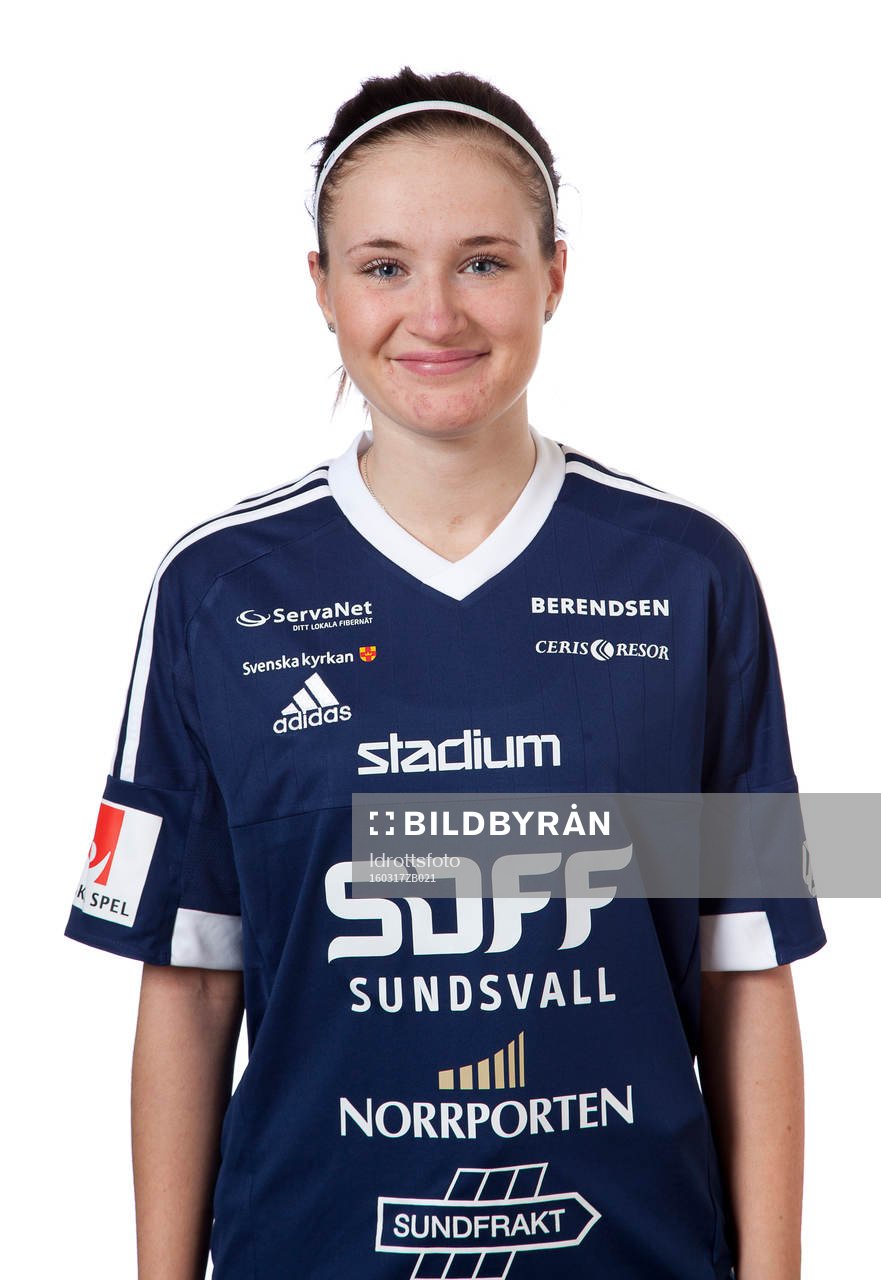 Isabelle Norberg poserar för ett porträtt den 17 mars 2016 i Sundsvall.